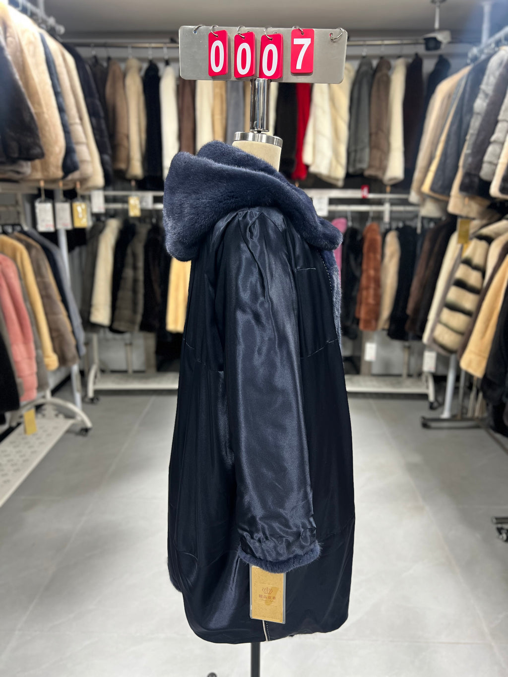 Long, hooded dark blue velvet-finish mink coat 007