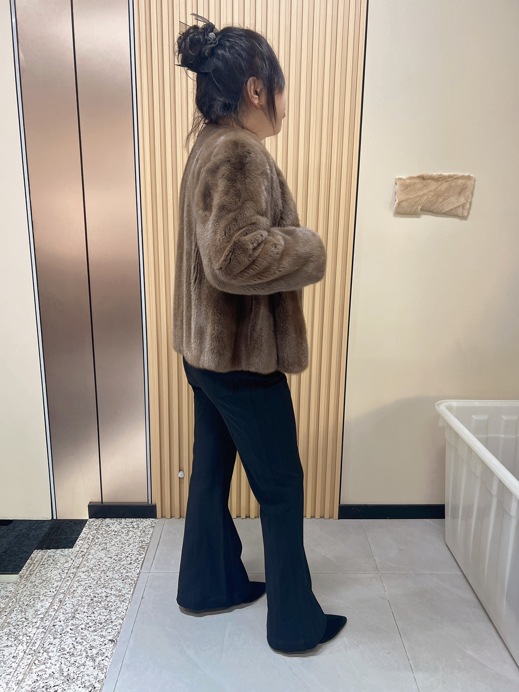 No. 159 Light Brown V-Neck Mink Fur Coat