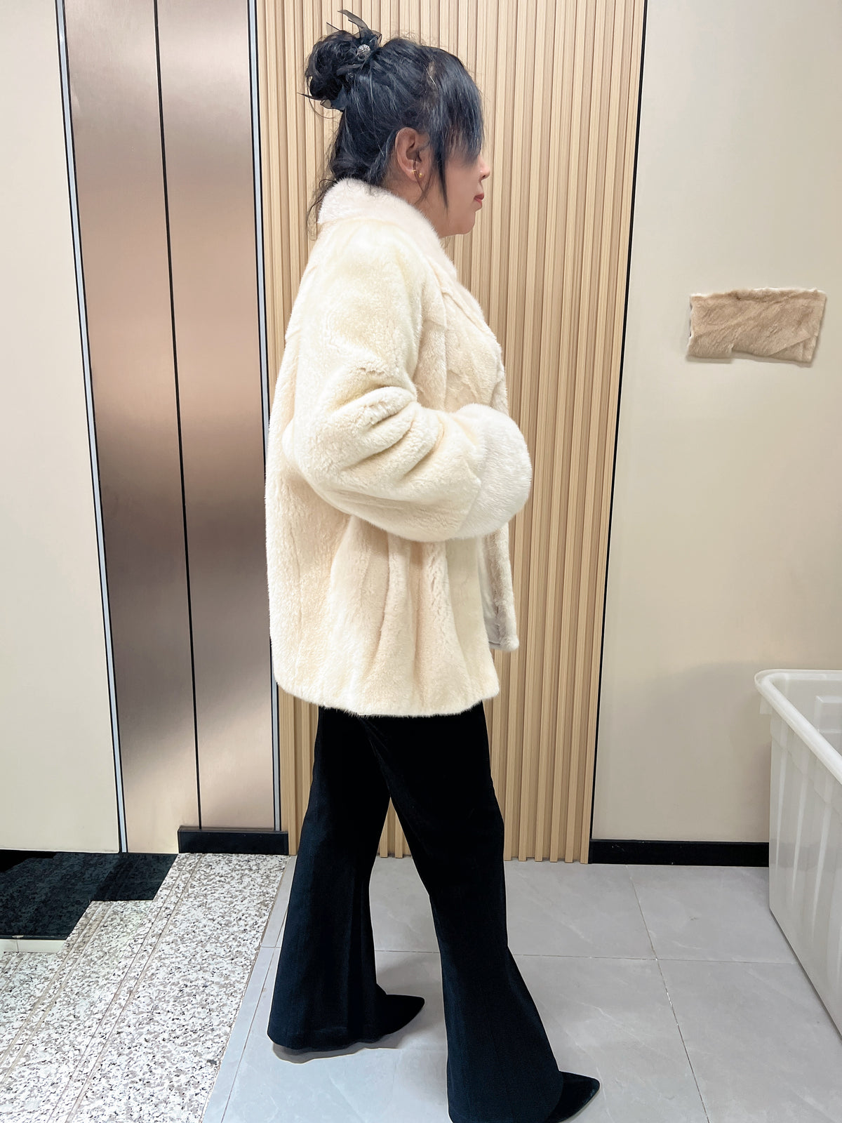 No. 148 Beige Stand-Collar Mink Fur Coat