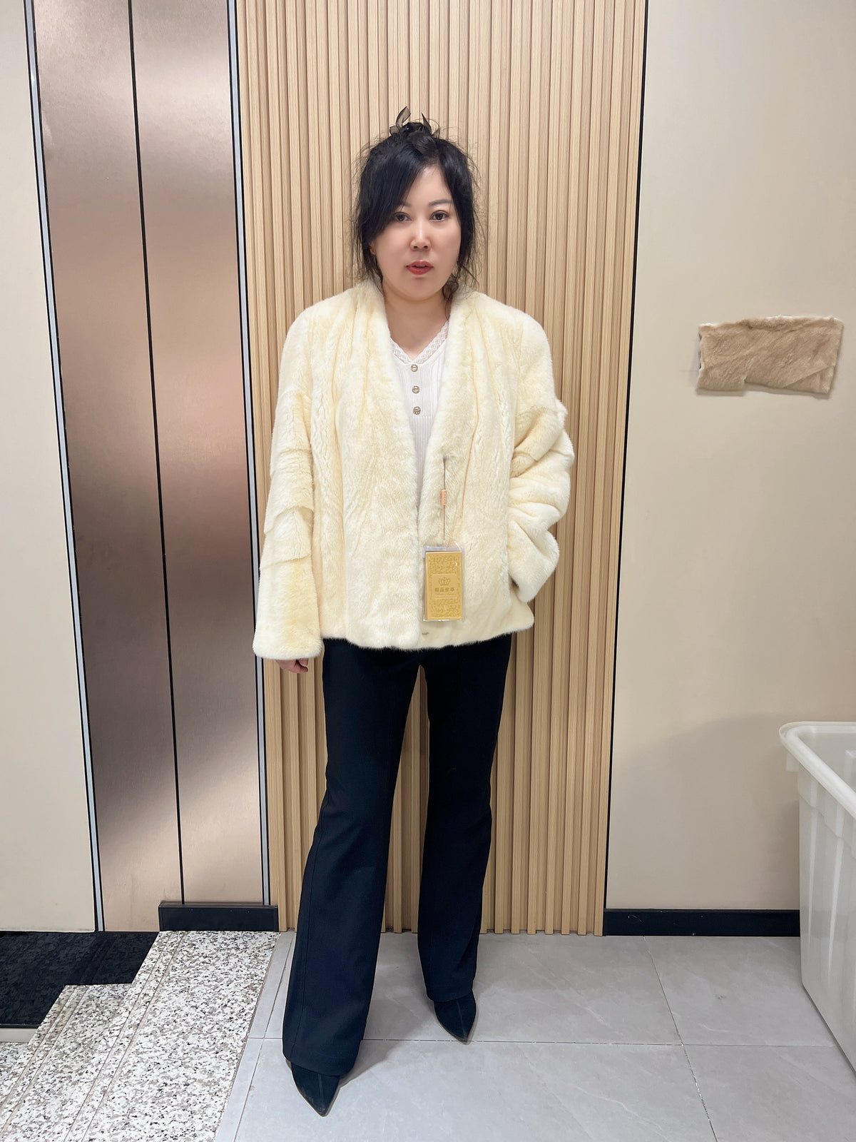 No. 156 Off-white V-neck mink fur coat