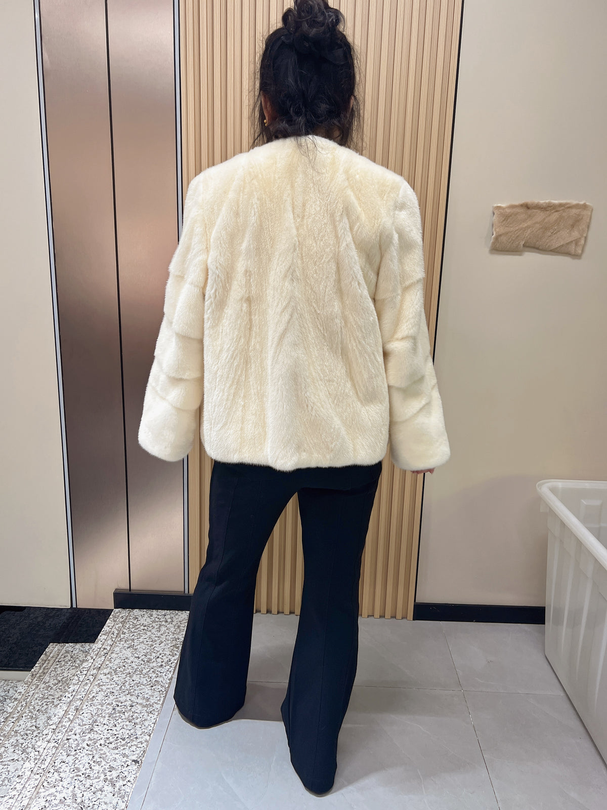 No. 156 Off-white V-neck mink fur coat