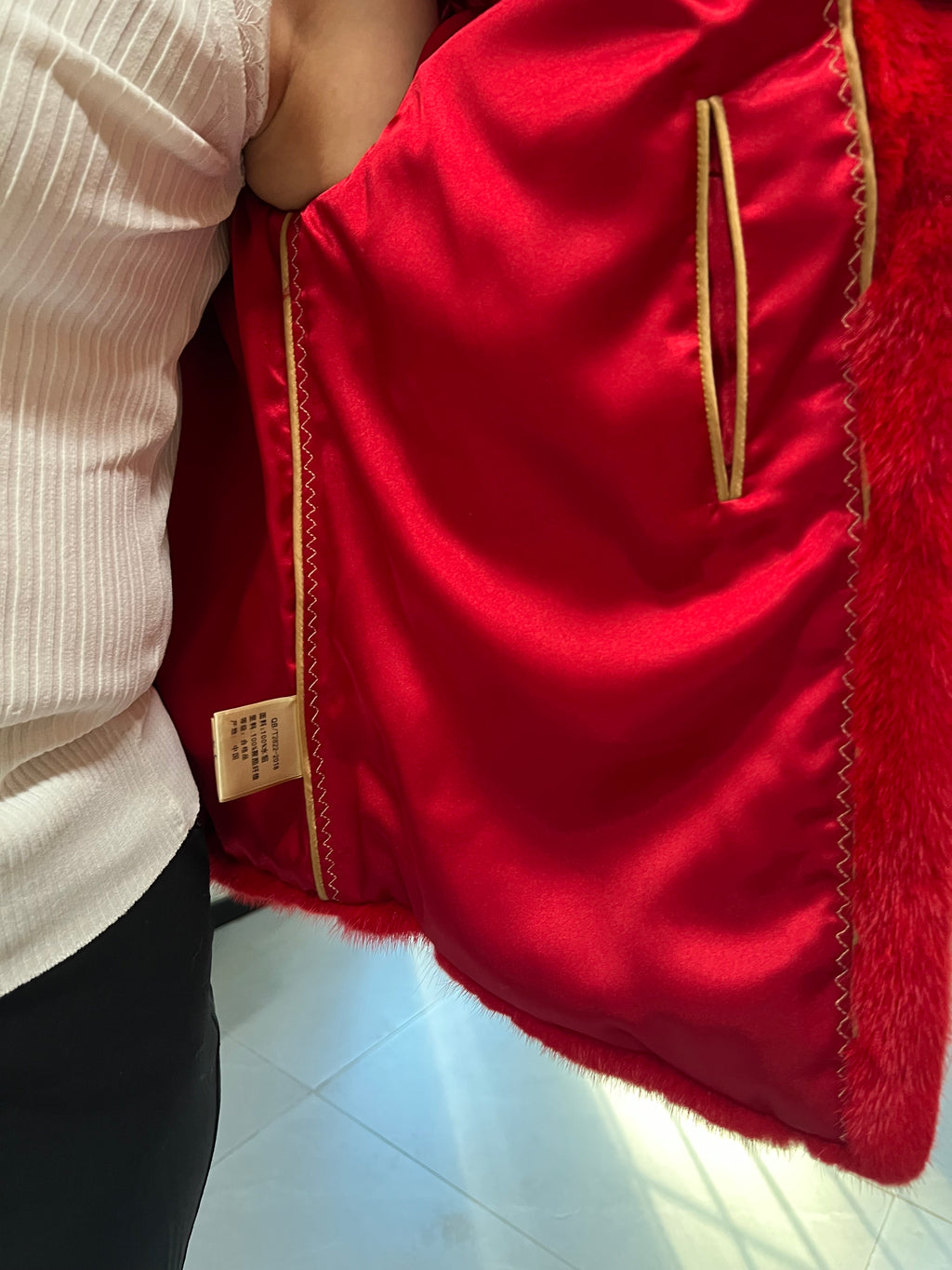No. 154 Red V-neck Mink Fur Coat