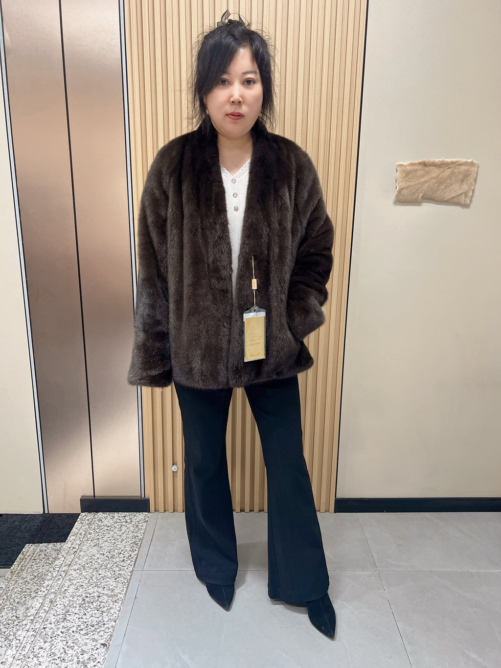 No. 164: Dark brown V-neck mink fur coat