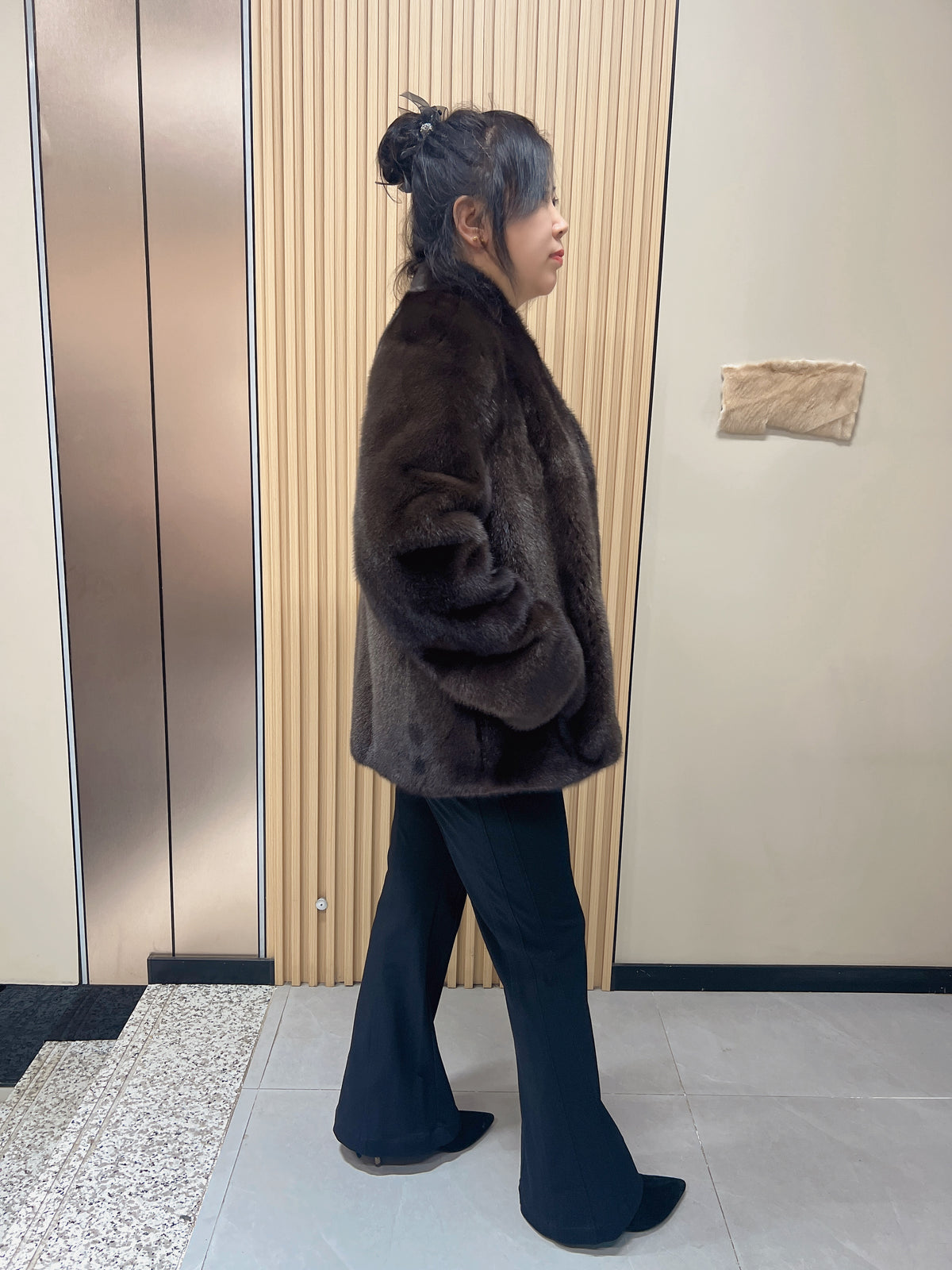 No. 164: Dark brown V-neck mink fur coat