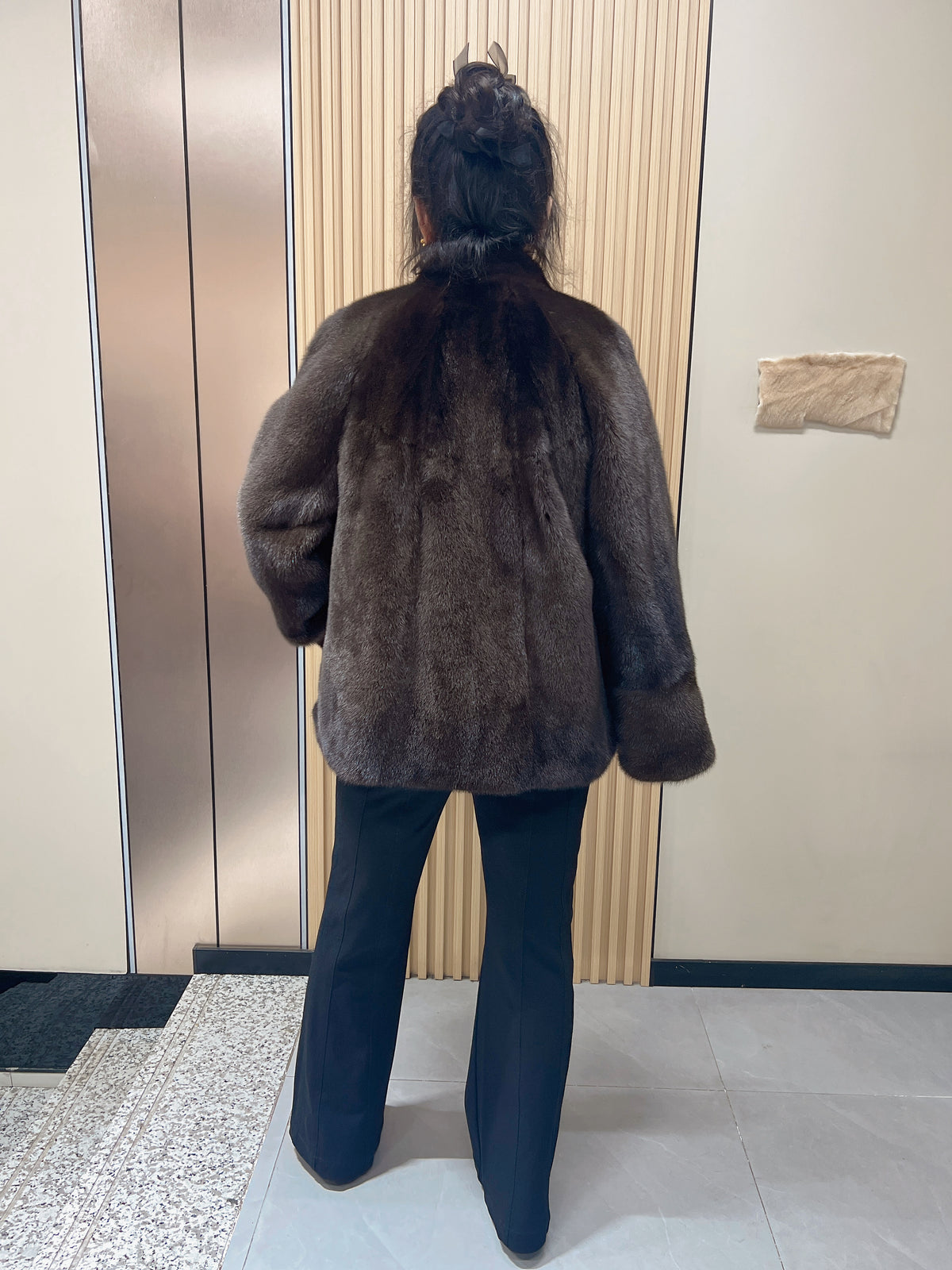 No. 164: Dark brown V-neck mink fur coat