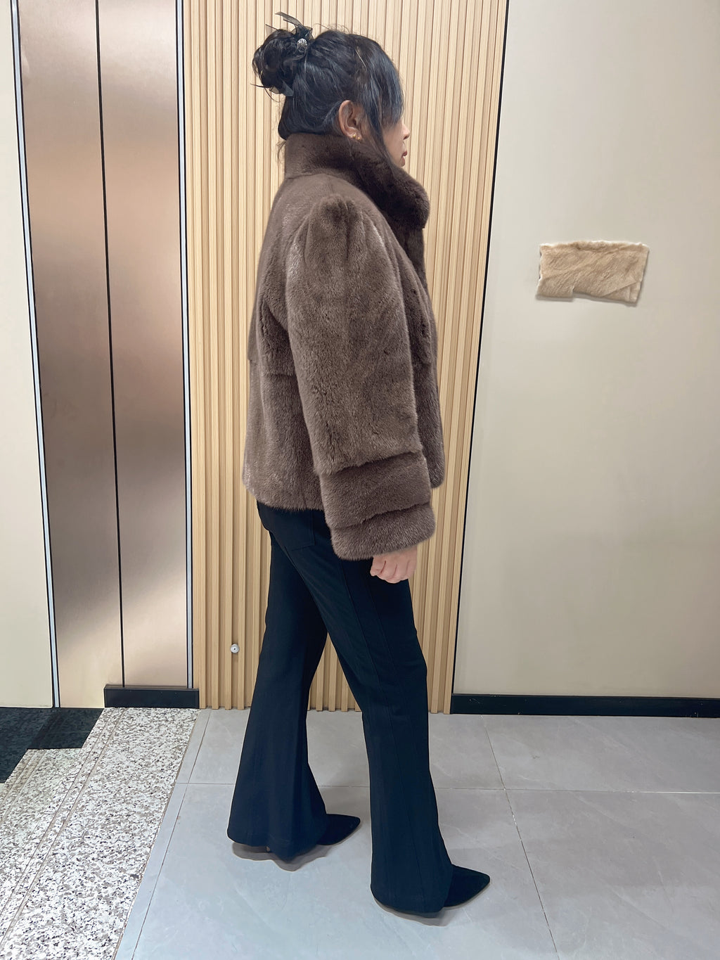 No. 165: Light Brown Stand-Collar Mink Fur Coat