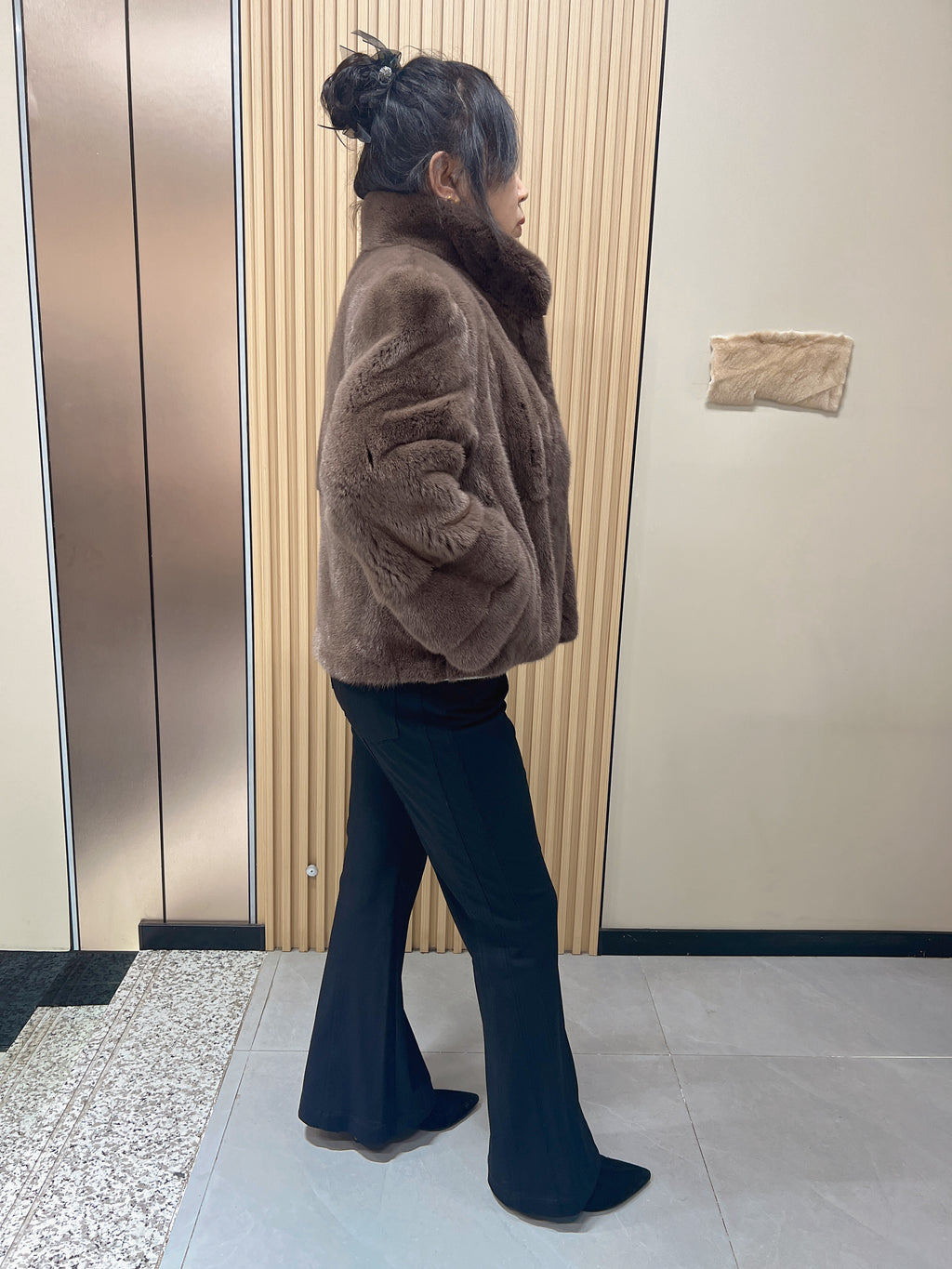 No. 165: Light Brown Stand-Collar Mink Fur Coat