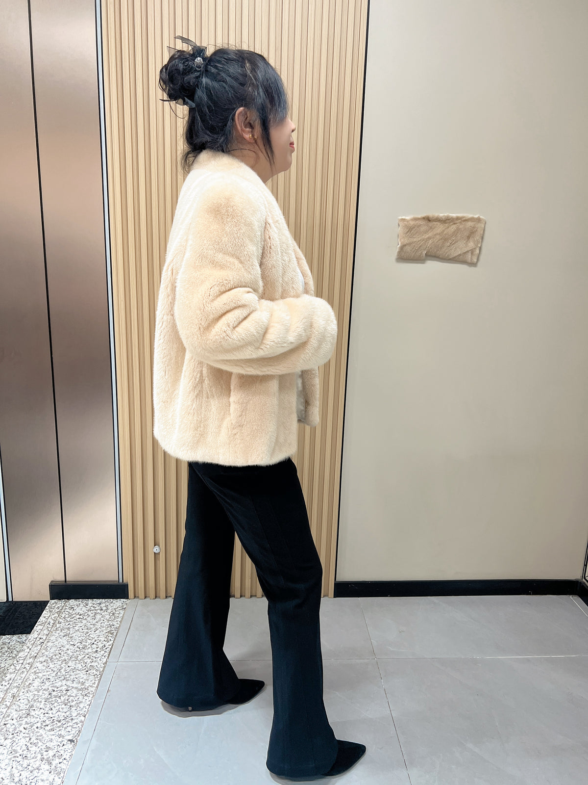 No. 166: Beige V-neck mink fur coat