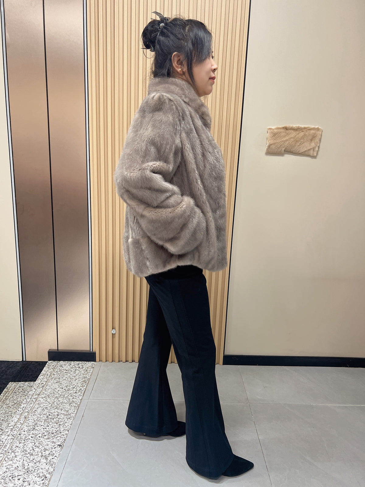 No. 178 Latte-grey stand-collar mink fur coat