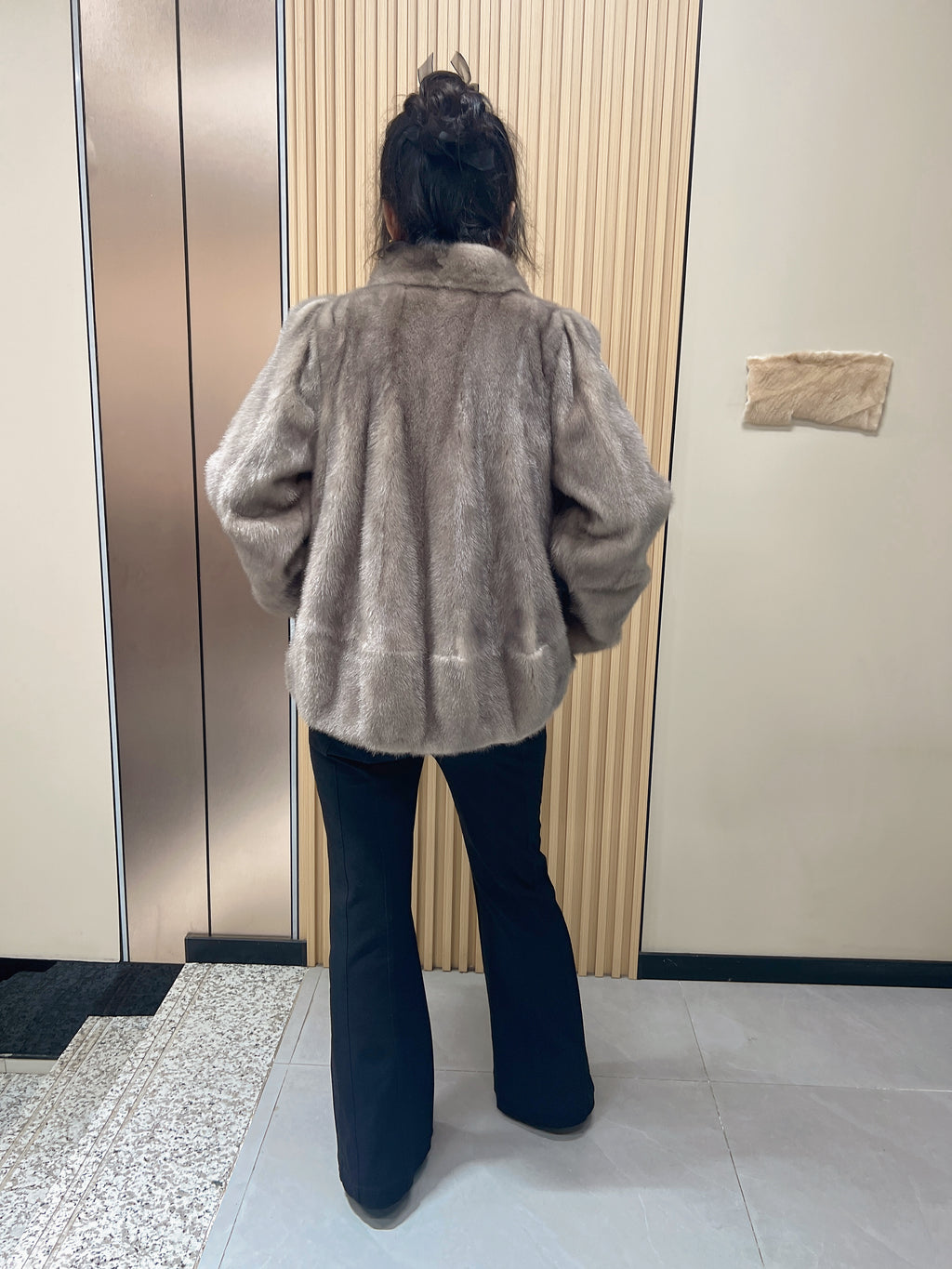 No. 178 Latte-grey stand-collar mink fur coat