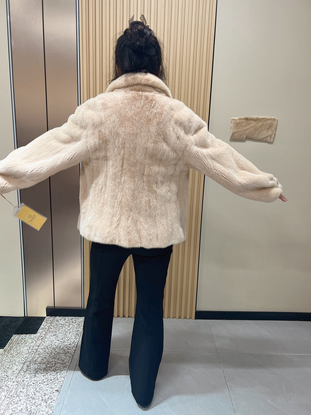 No. 173 Beige Mink Fur Coat (Banana Collar)