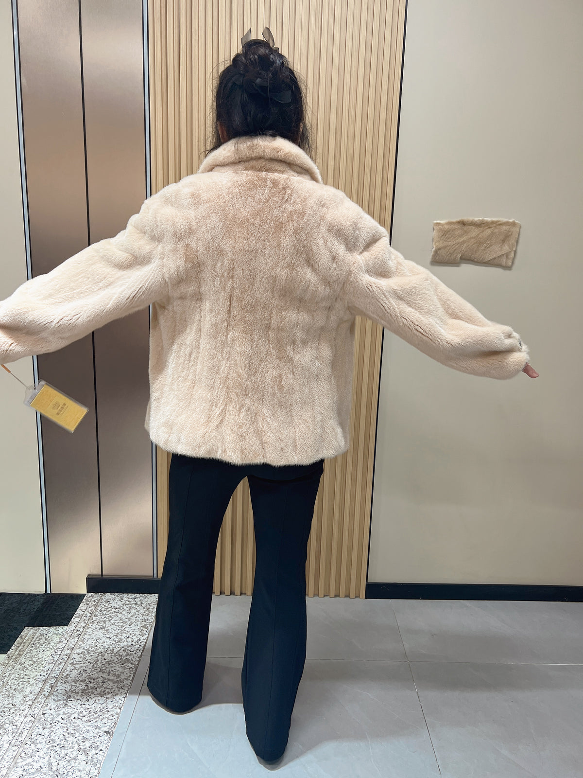 No. 173 Beige Mink Fur Coat (Banana Collar)