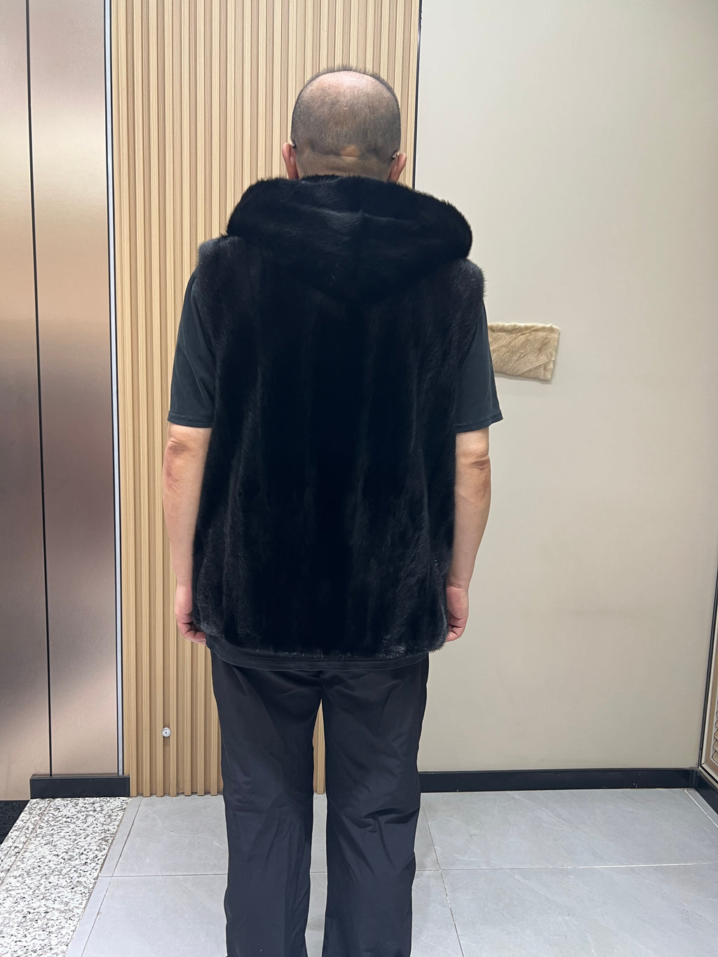 No. 110 Men's Black Zippered Hooded Mink Fur Vest