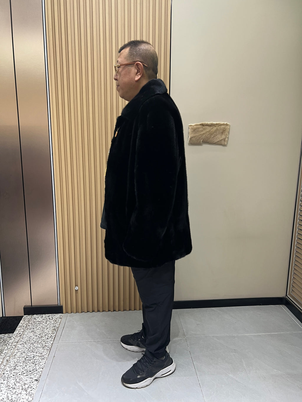 No. 123 Men's Black Mink Coat with Lapel Collar and Button-Front Closure