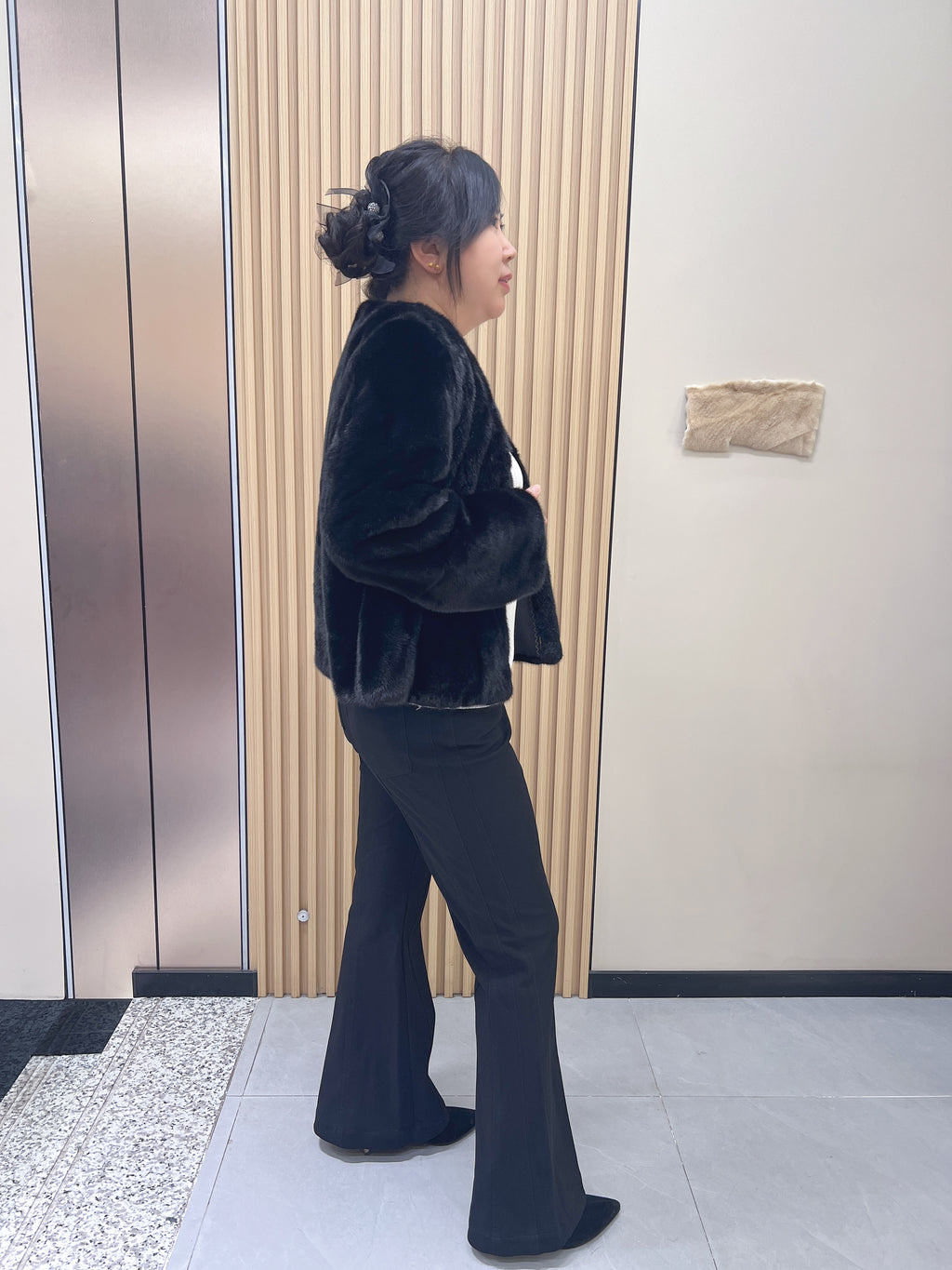 No. 207 Black V-Neck Mink Fur Coat