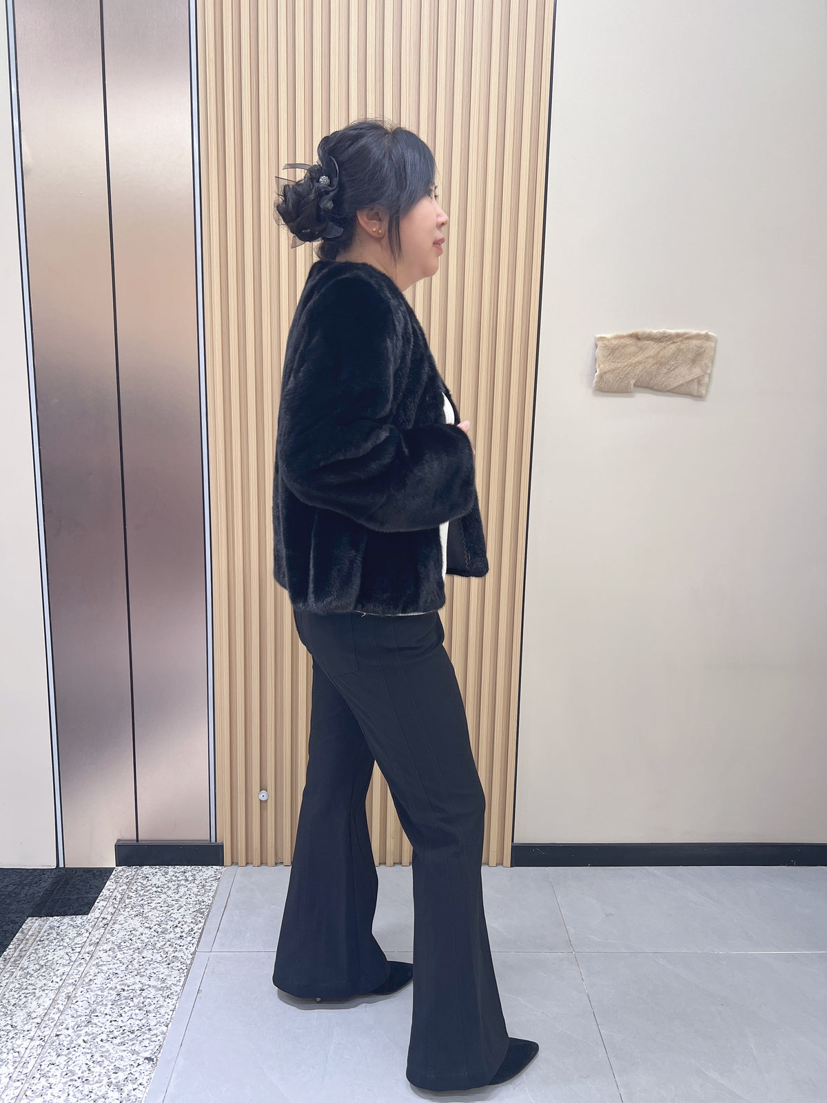 No. 207 Black V-Neck Mink Fur Coat