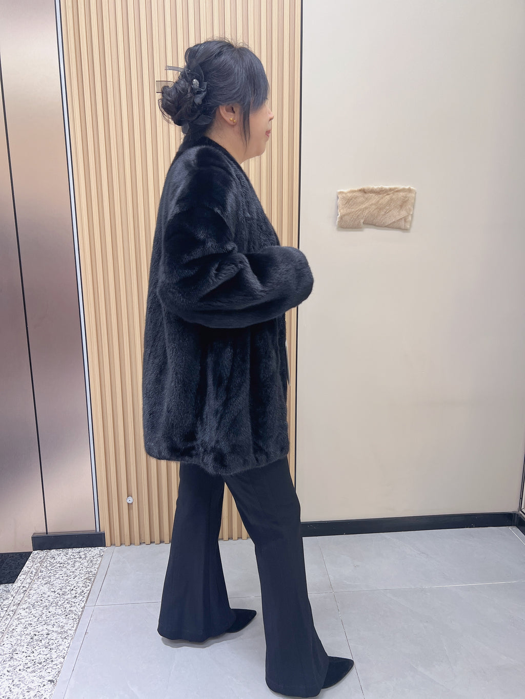 No. 200 Black V-Neck Mink Fur Coat