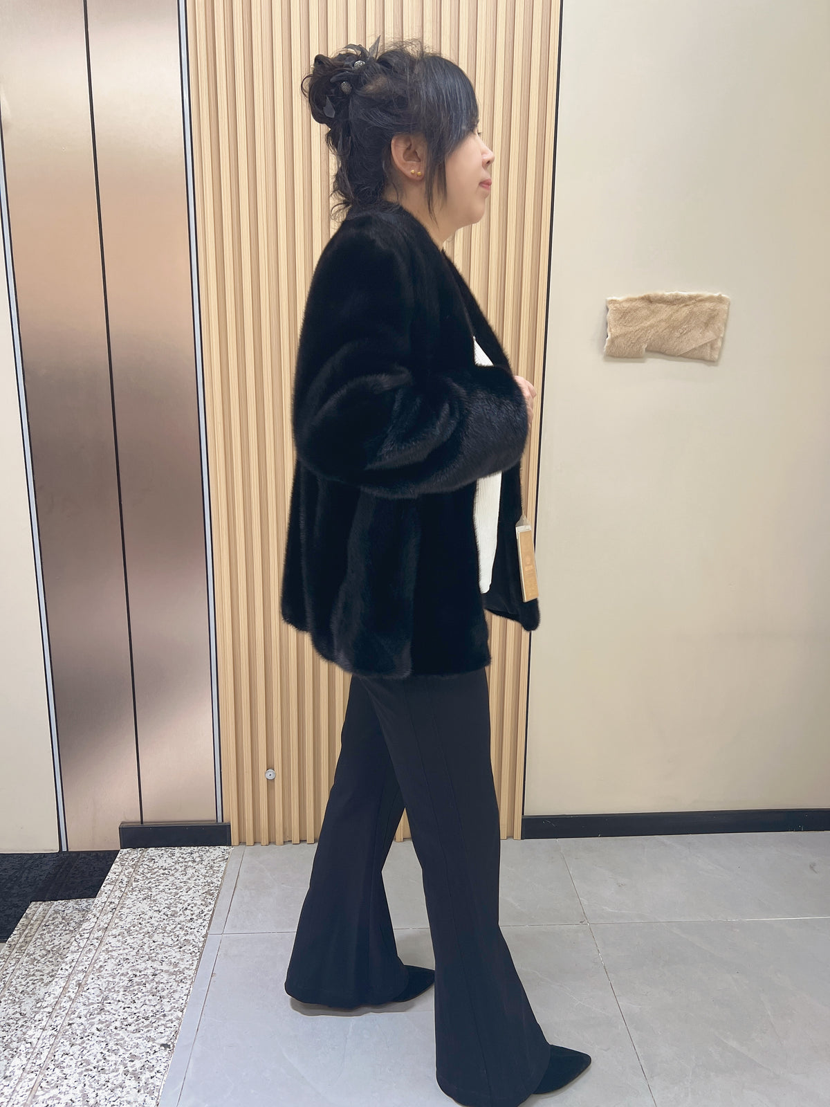 No. 211 Black V-Neck Mink Fur Coat