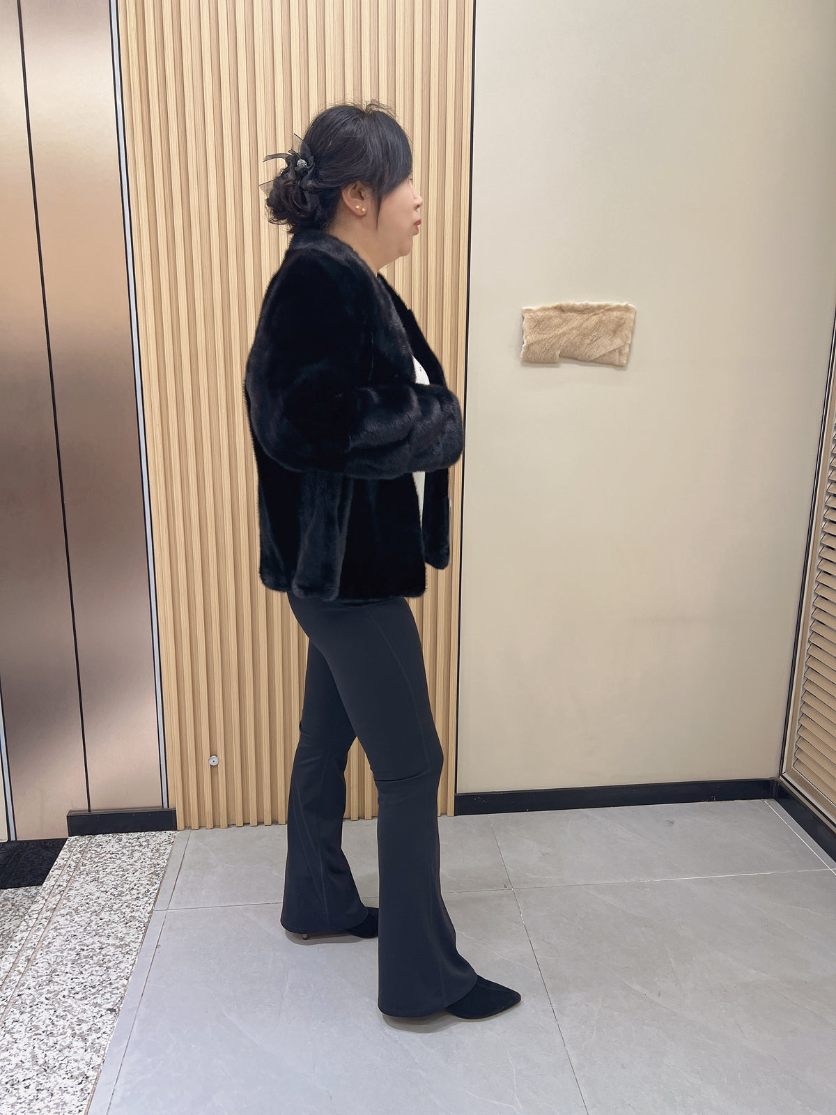 No. 221 Black V-Neck Mink Fur Coat