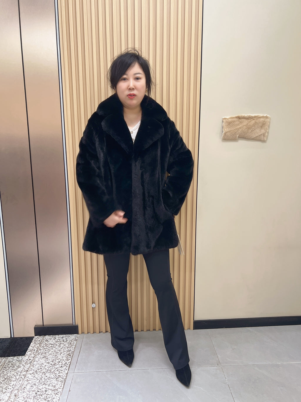 No. 222 Black Mink Fur Coat (Suit Collar)