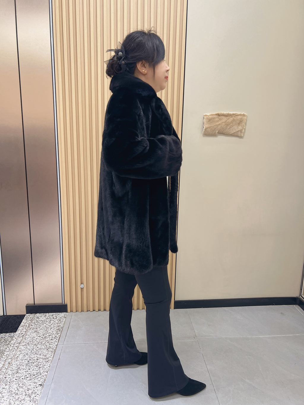 No. 222 Black Mink Fur Coat (Suit Collar)