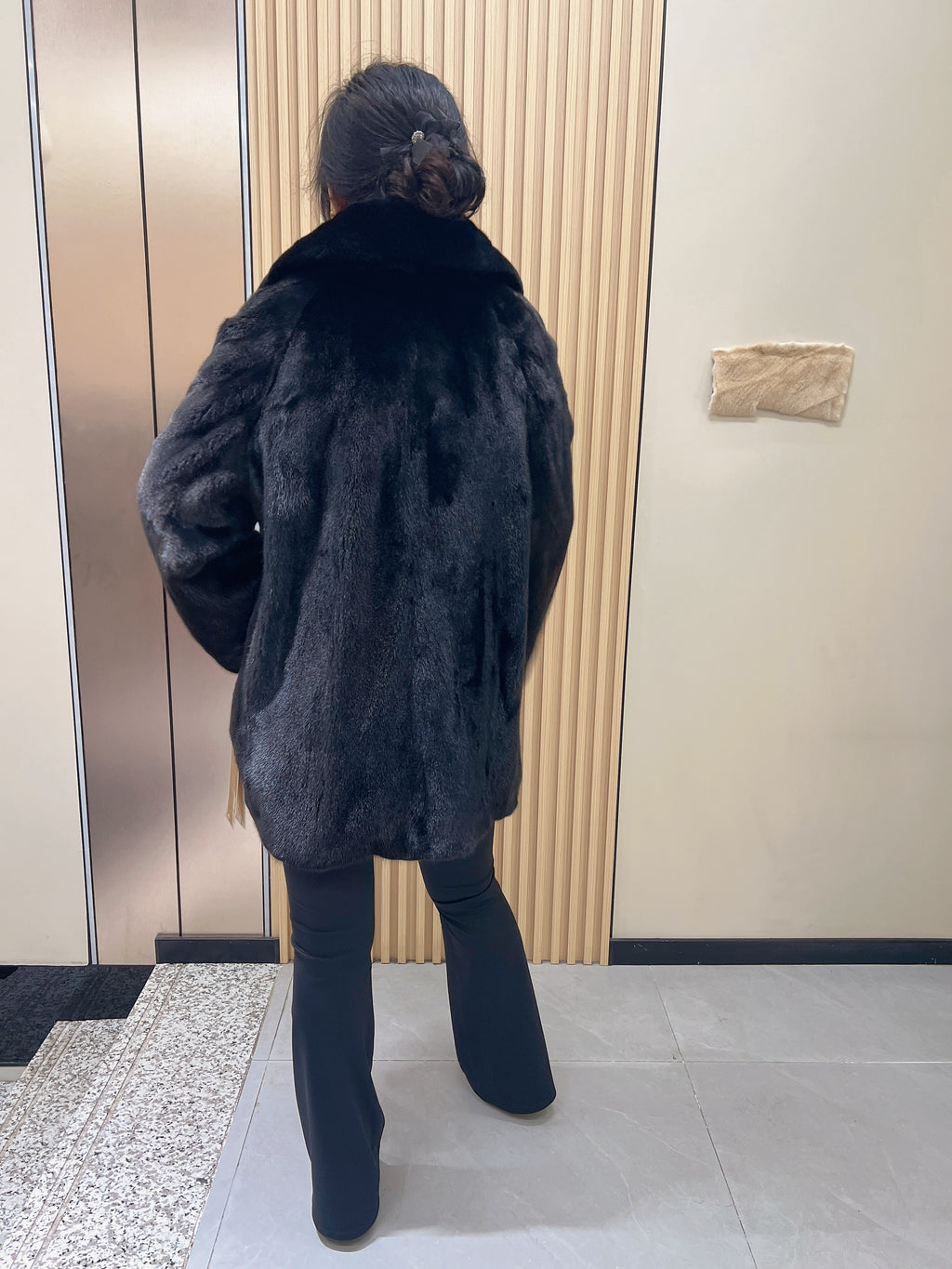 No. 222 Black Mink Fur Coat (Suit Collar)