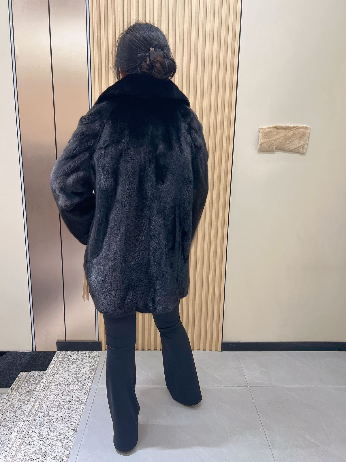 No. 222 Black Mink Fur Coat (Suit Collar)
