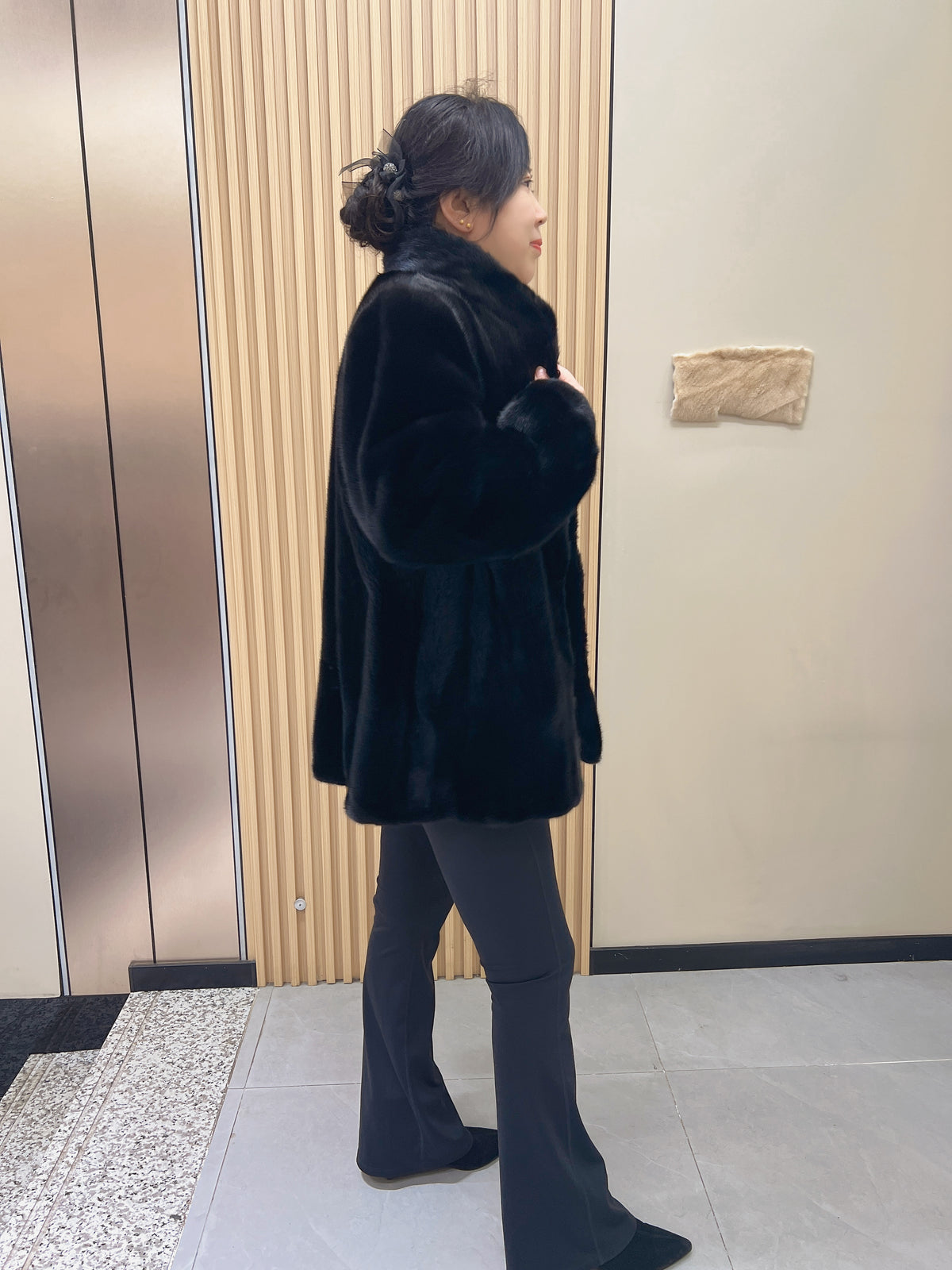 No. 231 Black Mink Fur Coat with Stand Collar and Casual-Style Sleeves