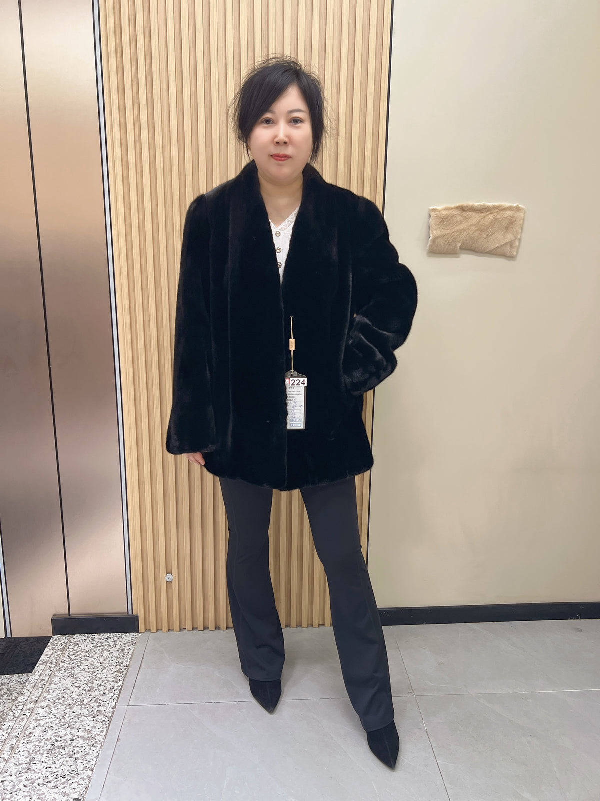 No. 224 Black V-Neck Mink Fur Coat