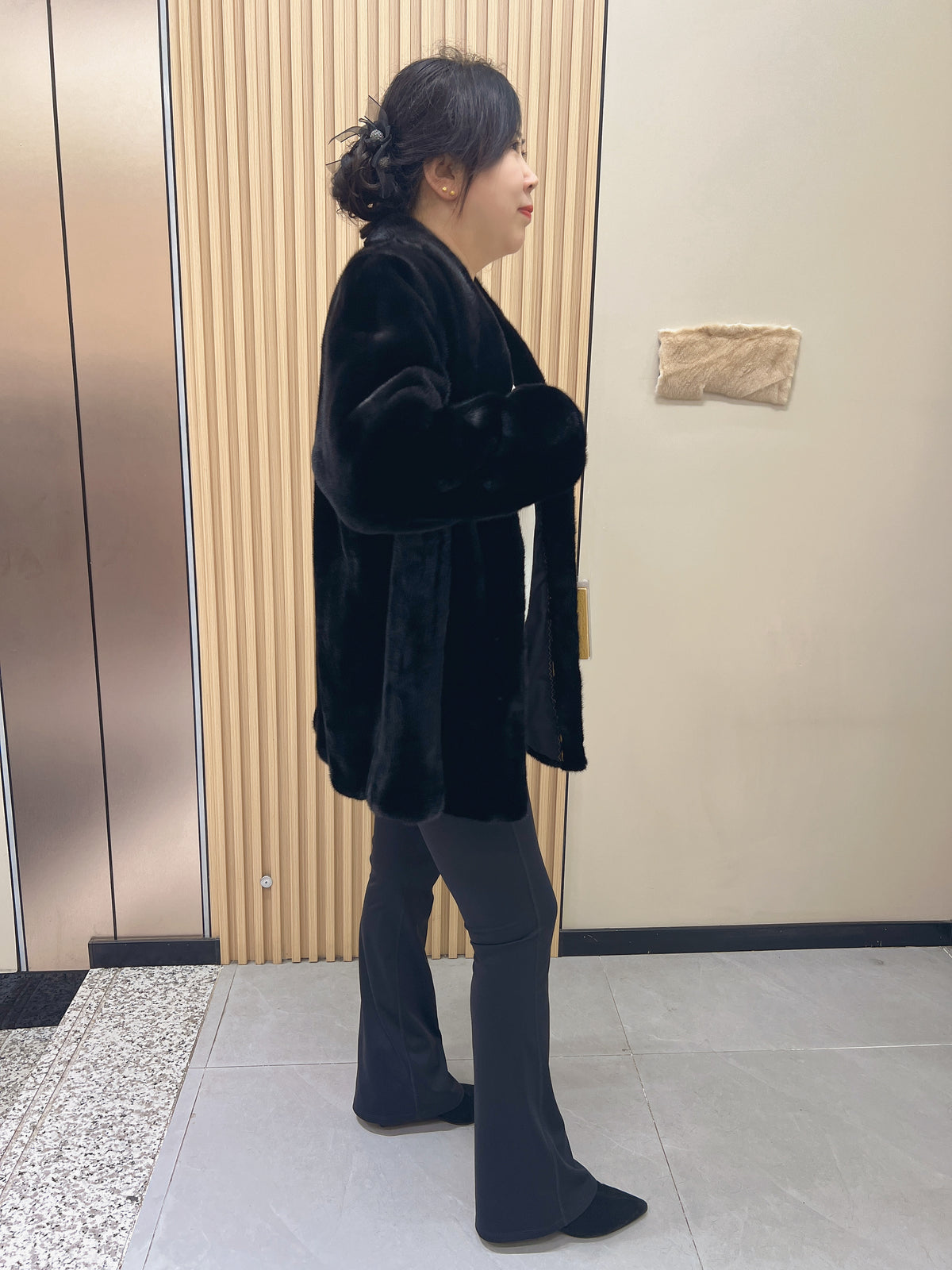 No. 224 Black V-Neck Mink Fur Coat