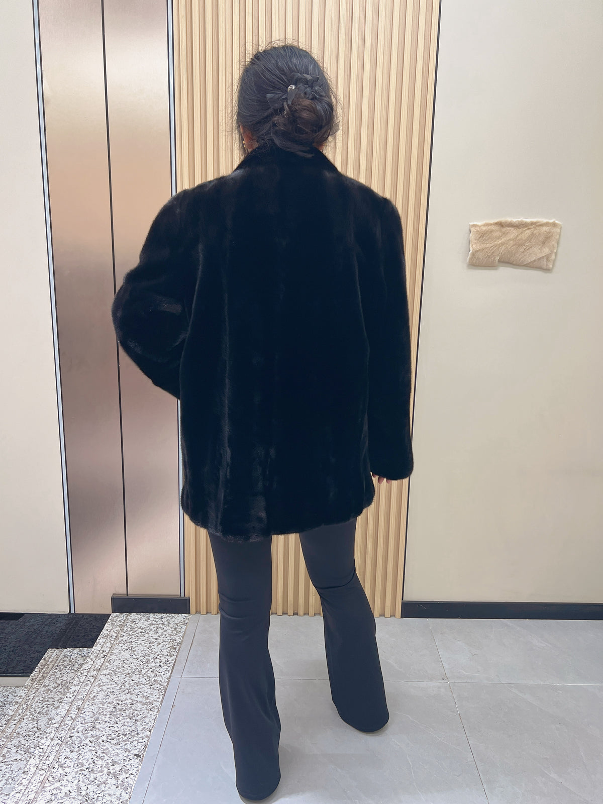 No. 224 Black V-Neck Mink Fur Coat