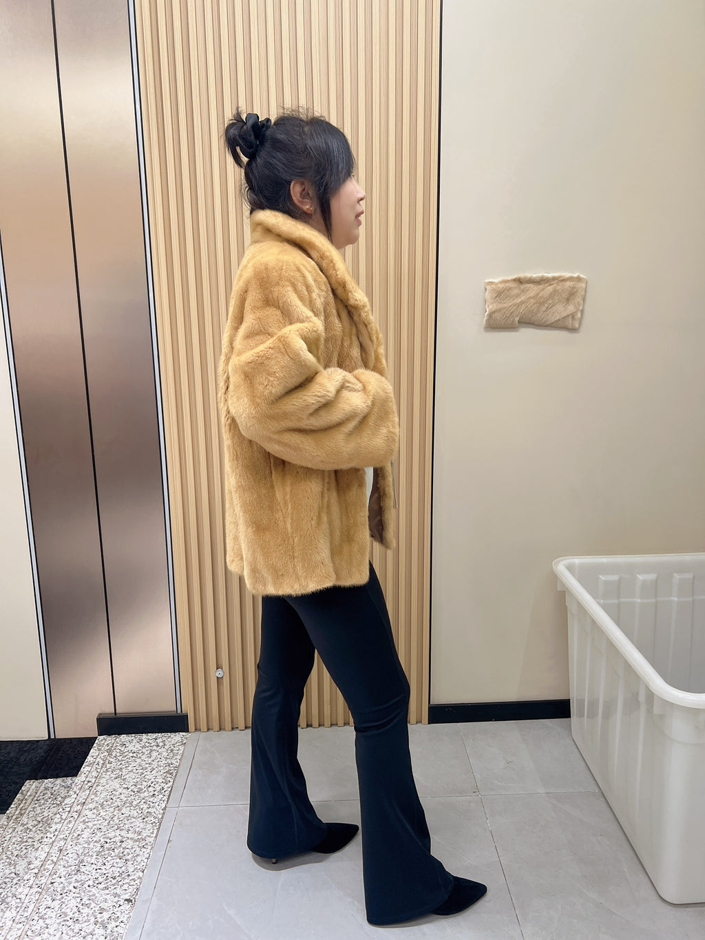 No. 249 Golden Mink Fur Coat (with convertible stand collar)