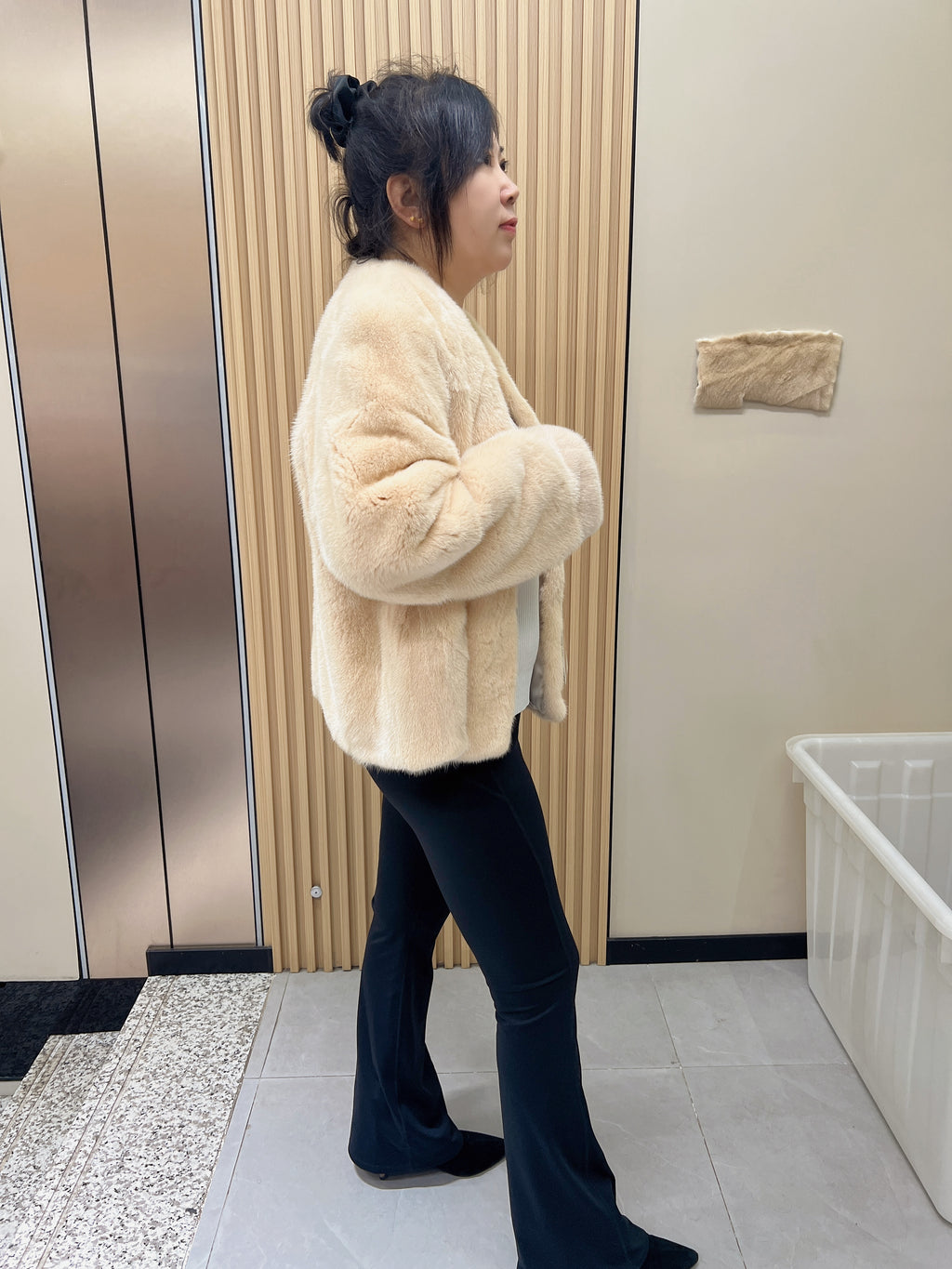 No. 247 Beige V-neck mink fur coat