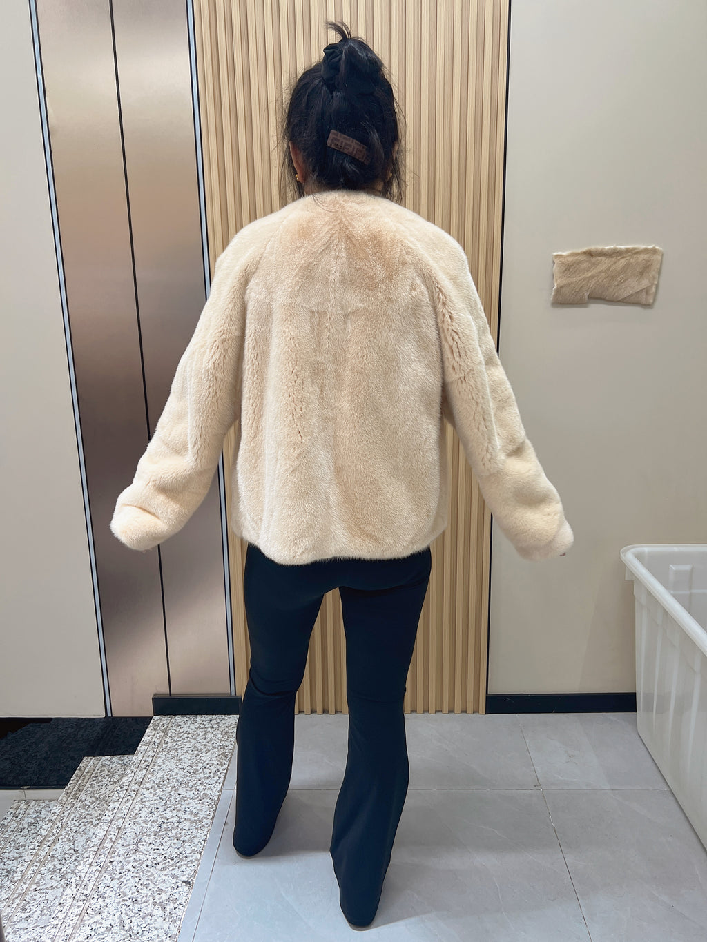 No. 247 Beige V-neck mink fur coat