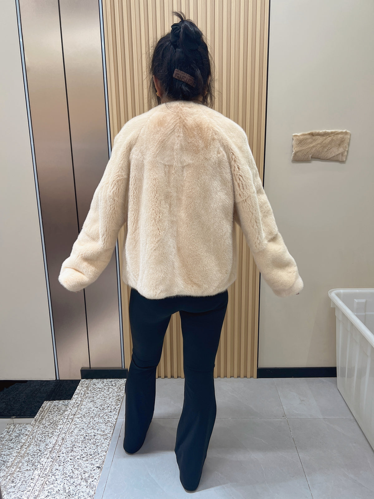 No. 247 Beige V-neck mink fur coat