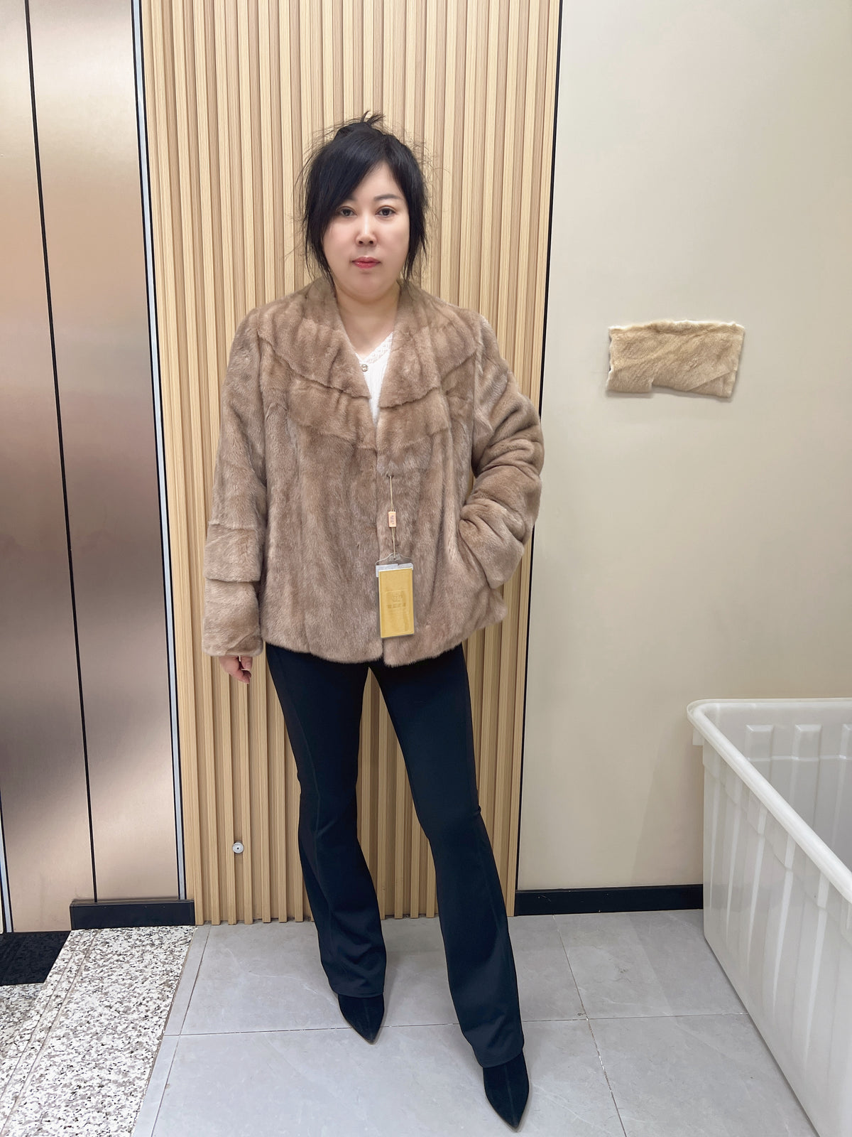 No. 238 Light Brown V-Neck Mink Fur Coat