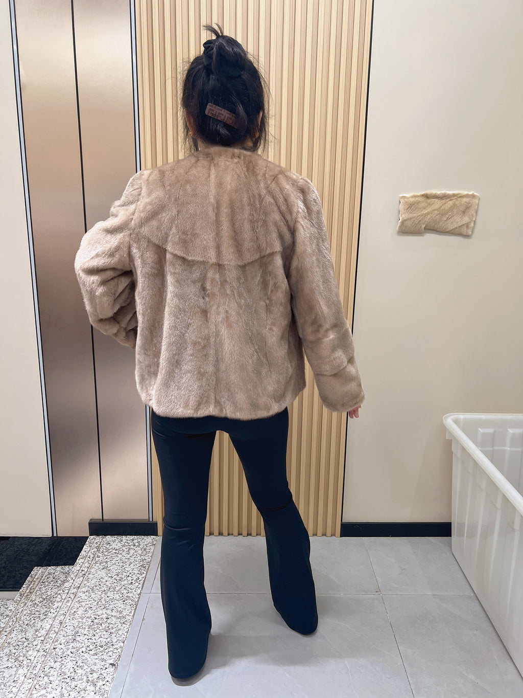 No. 238 Light Brown V-Neck Mink Fur Coat