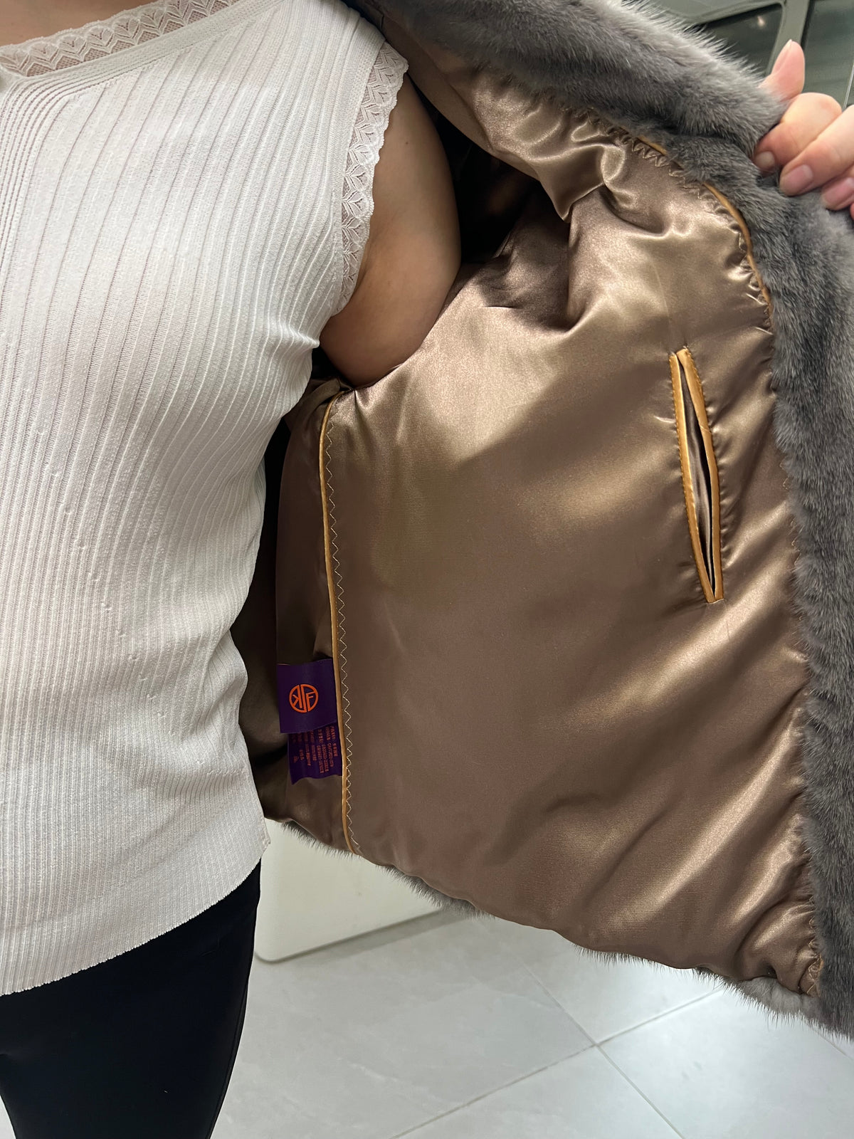 No. 245 Latte-Grey V-Neck Mink Fur Coat