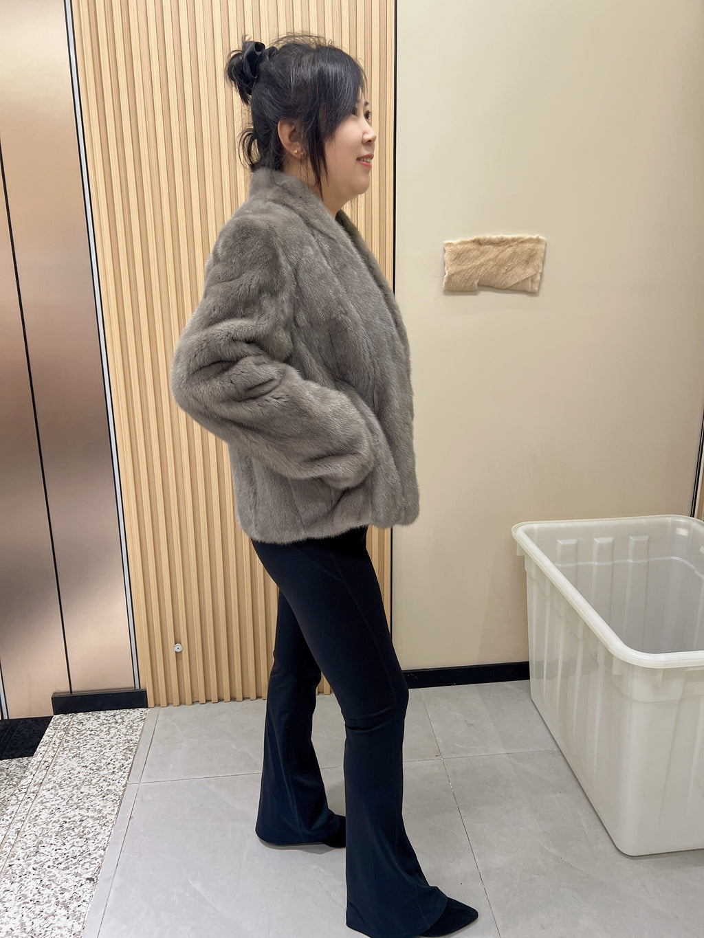 No. 245 Latte-Grey V-Neck Mink Fur Coat