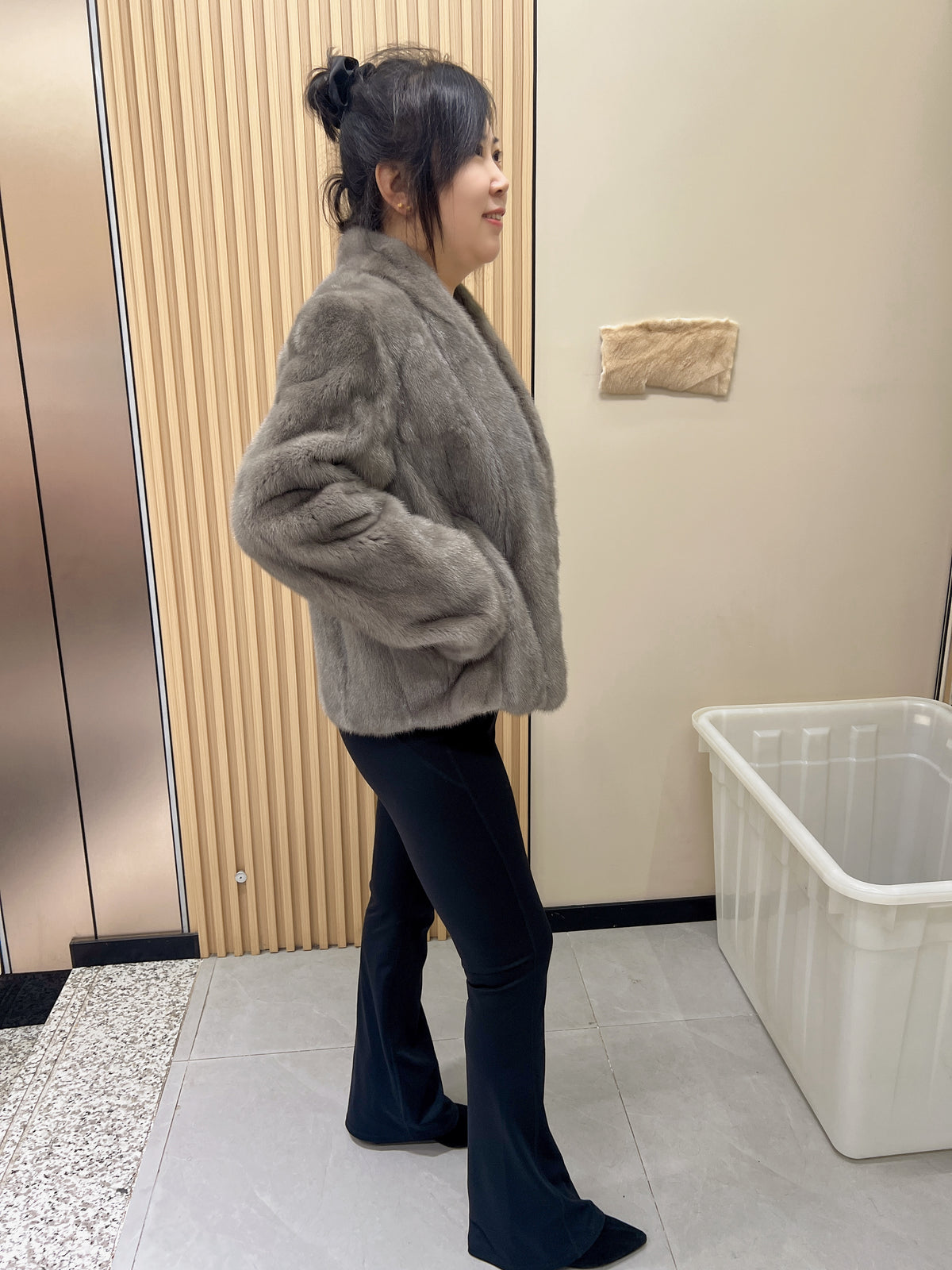 No. 245 Latte-Grey V-Neck Mink Fur Coat