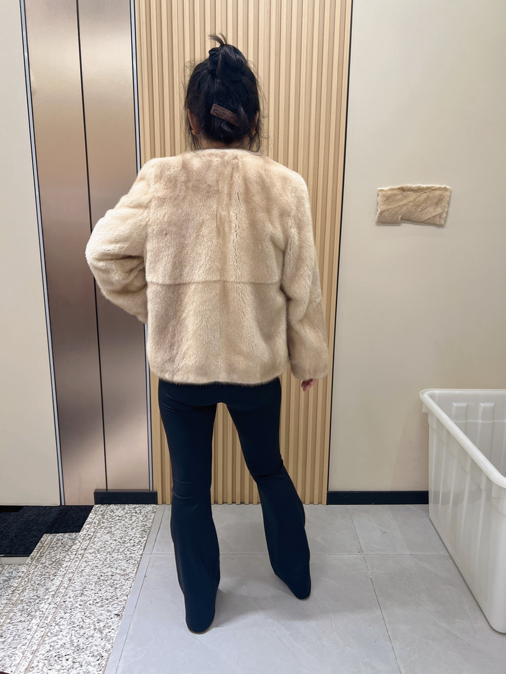 No. 239 Light Brown V-Neck Mink Fur Coat
