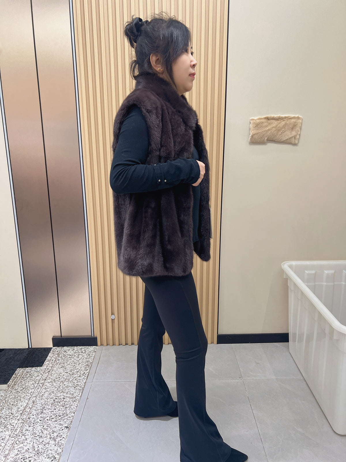 No. 255 Dark Brown Stand-Collar Mink Fur Vest