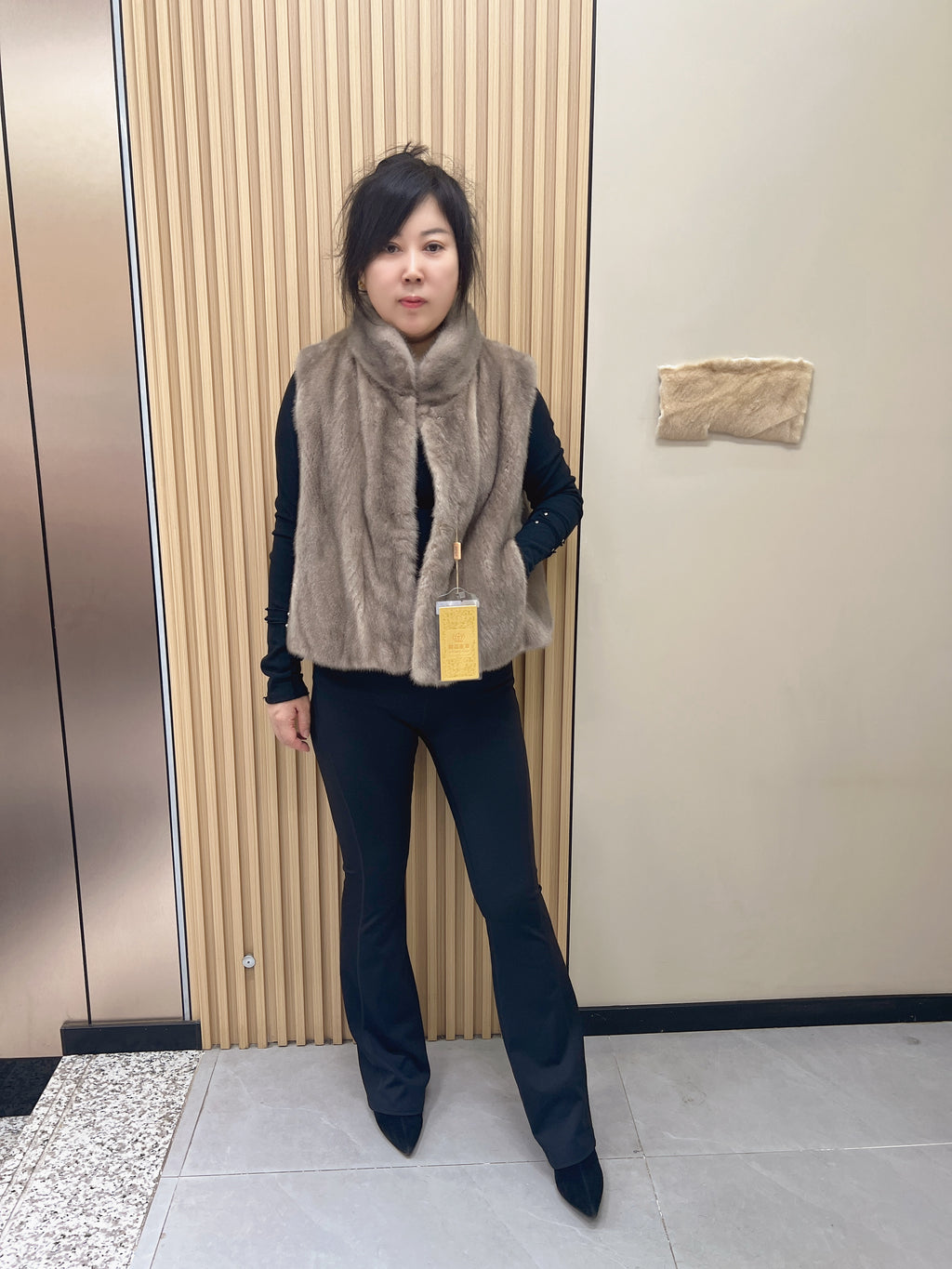 No. 246 Latte-grey stand-collar mink fur vest