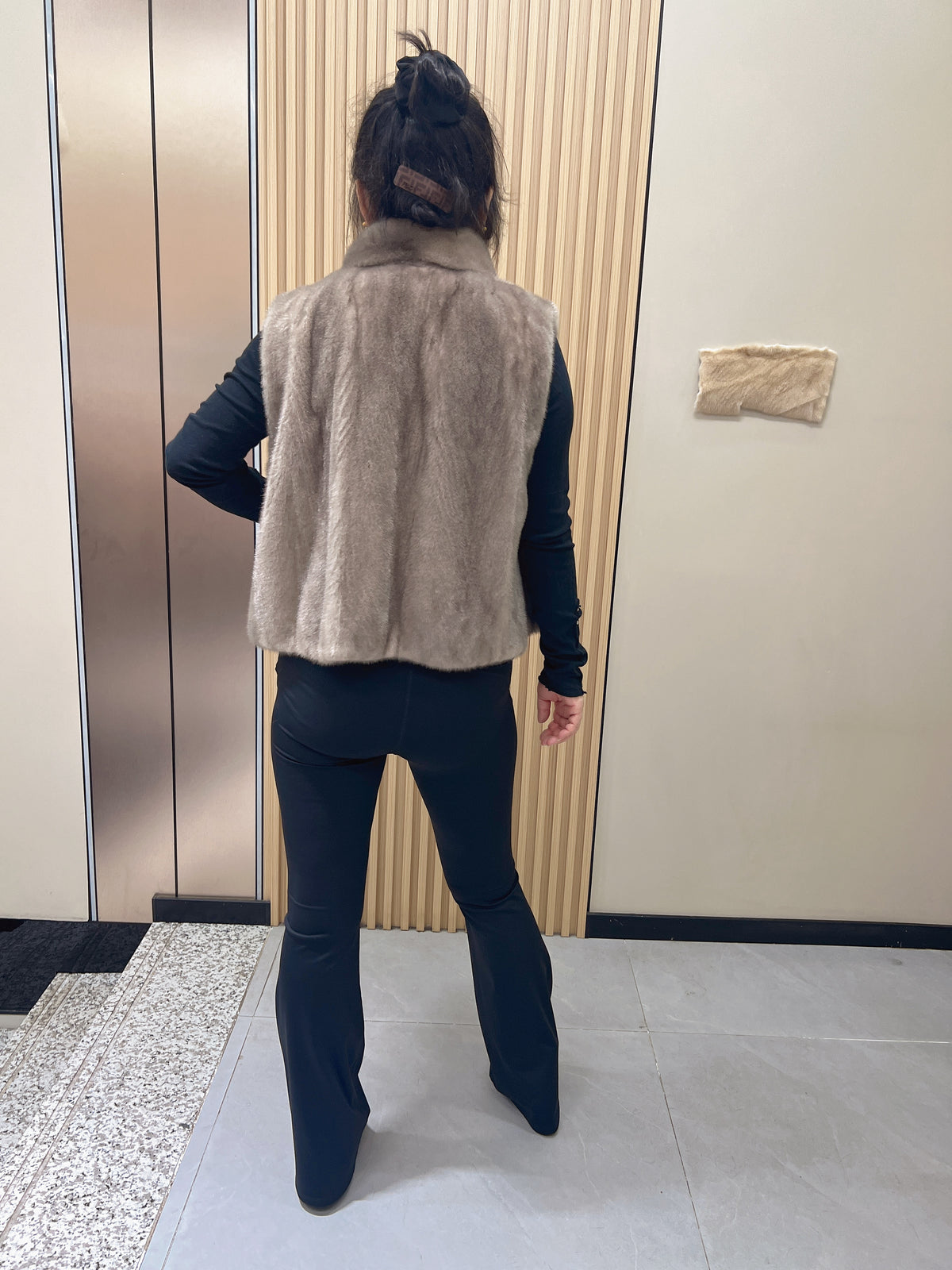 No. 246 Latte-grey stand-collar mink fur vest