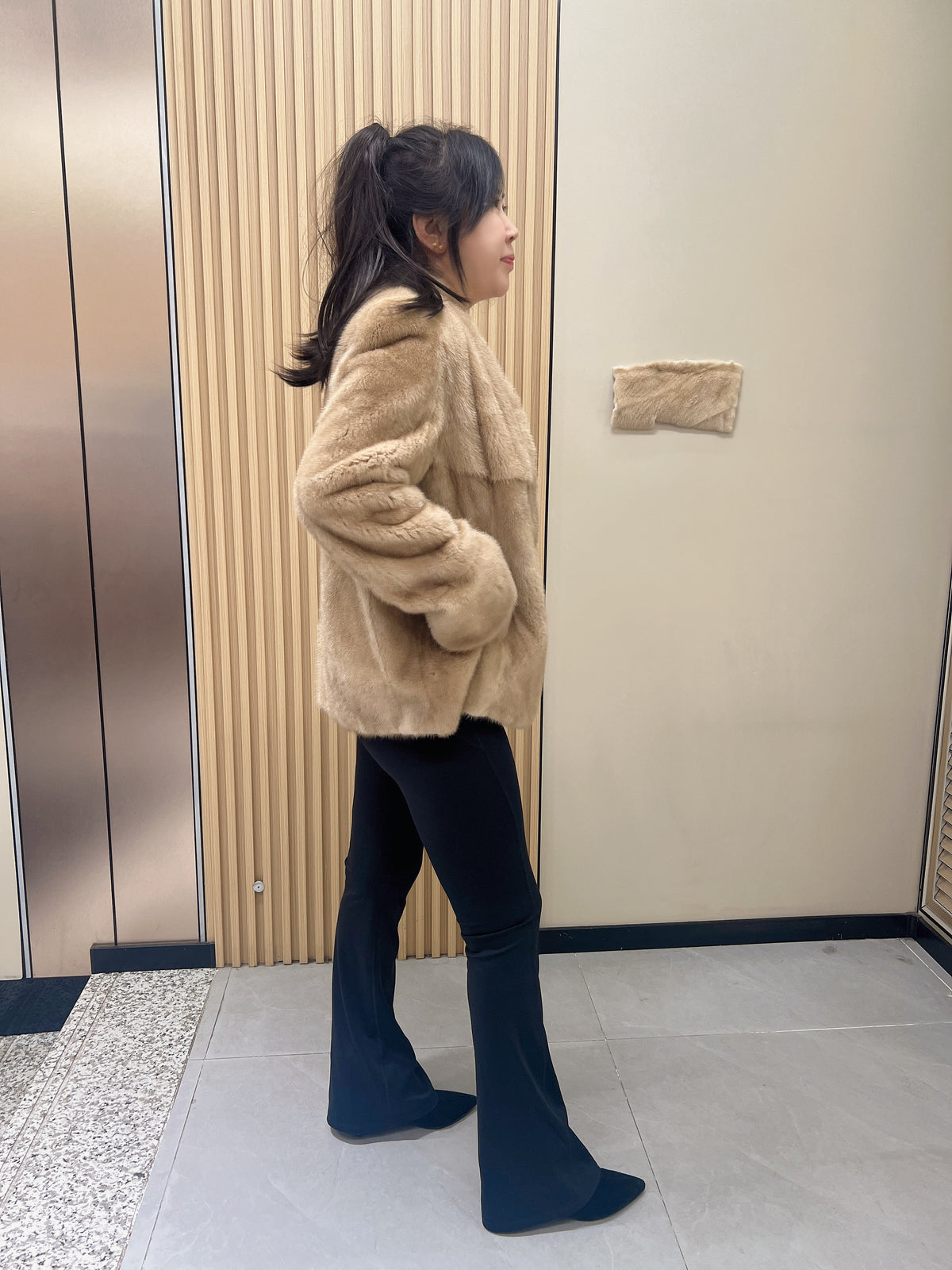 No. 256 Light Brown V-Neck Mink Fur Coat