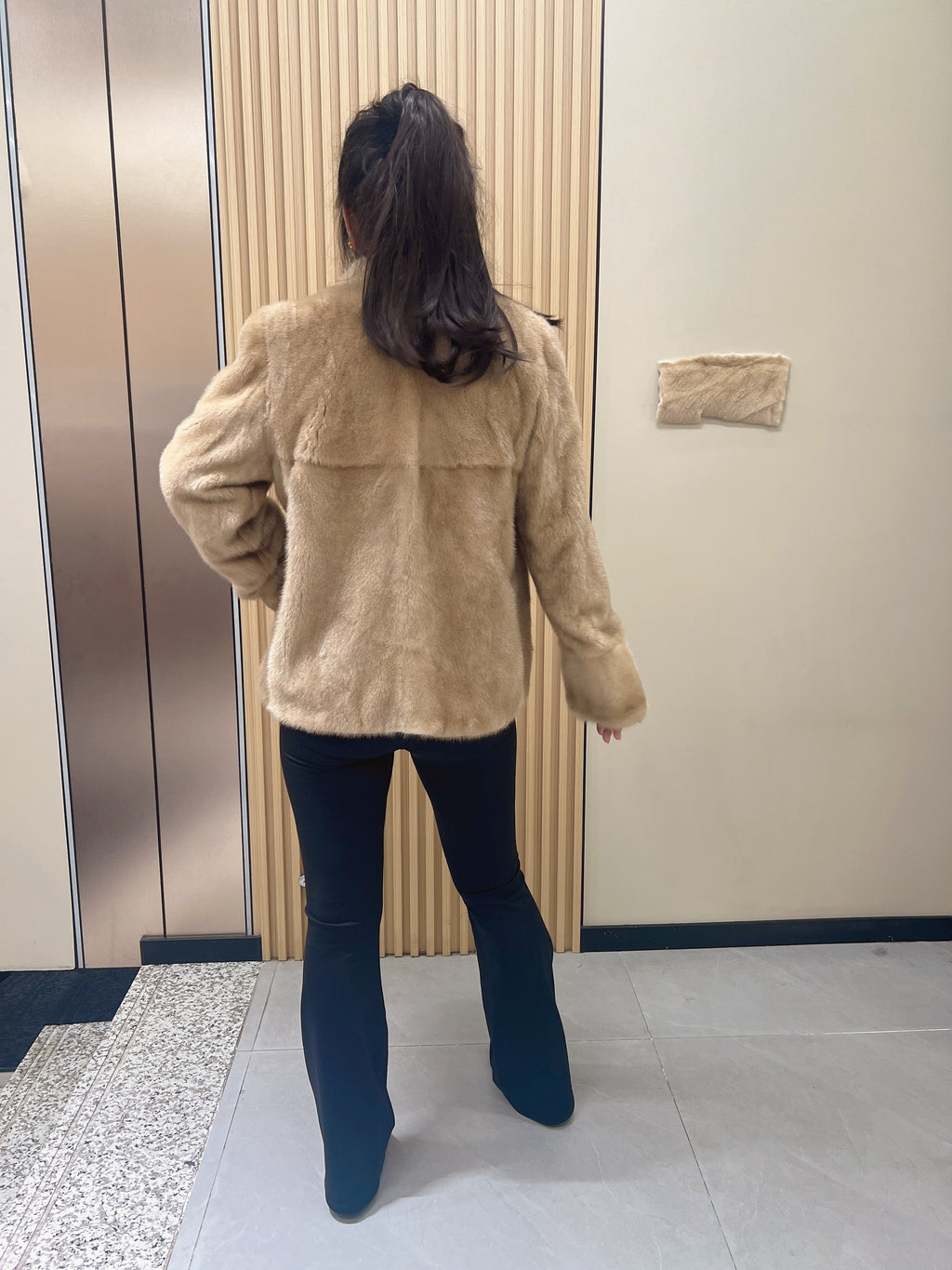 No. 256 Light Brown V-Neck Mink Fur Coat