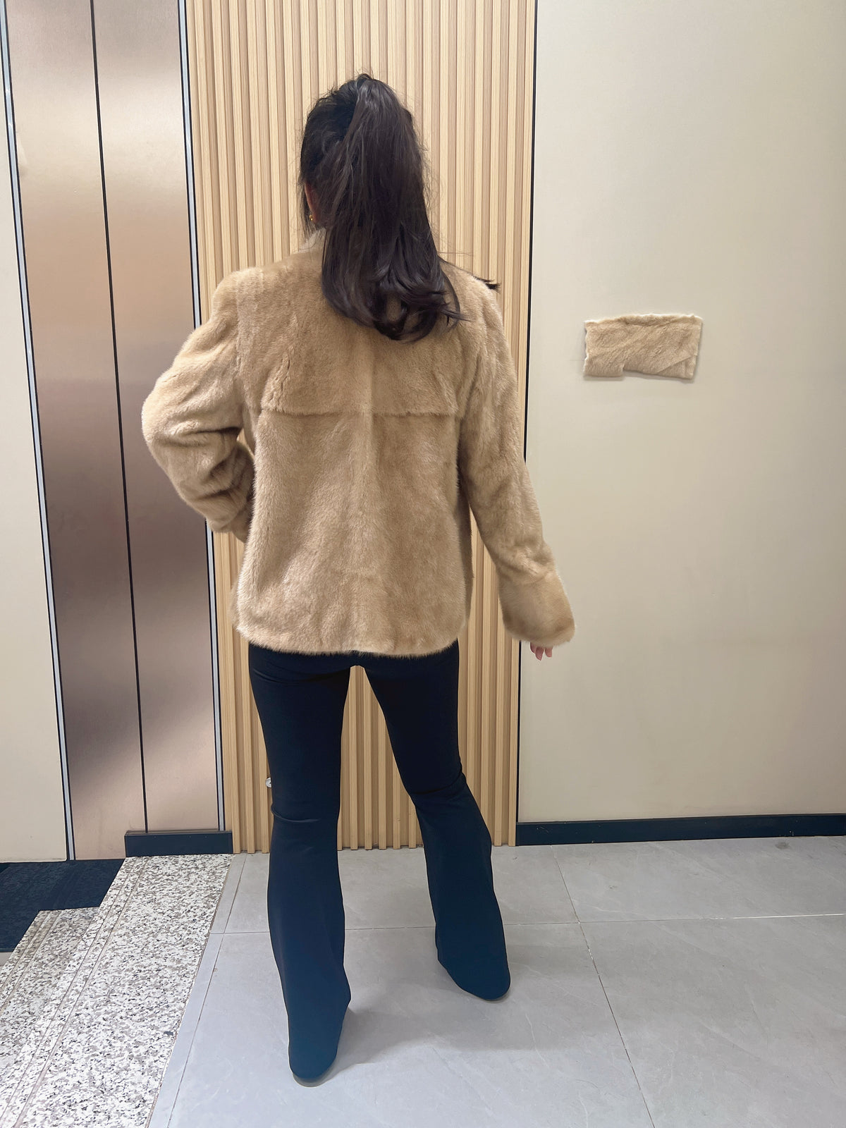 No. 256 Light Brown V-Neck Mink Fur Coat