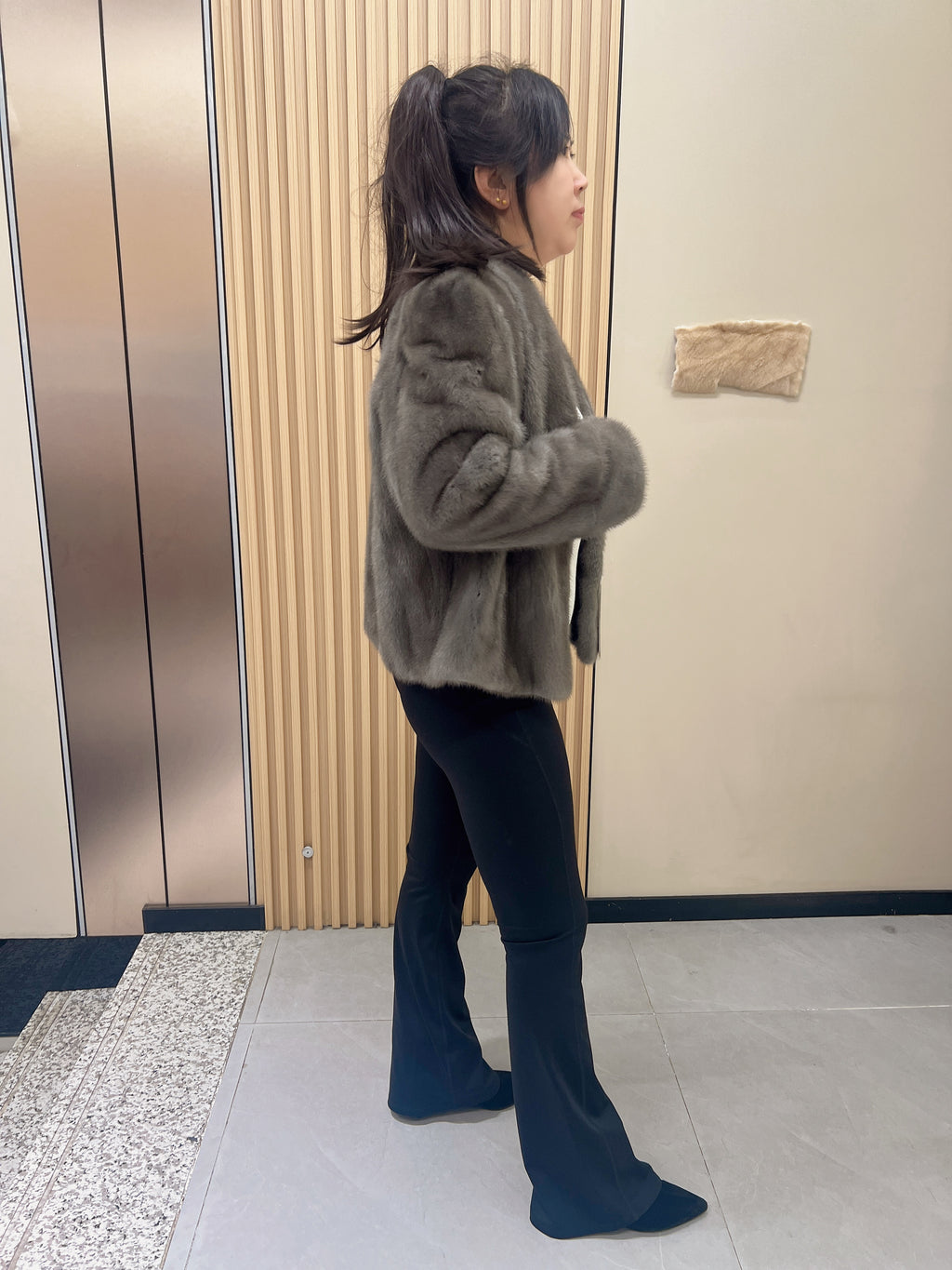 No. 269 Grey V-neck mink fur coat