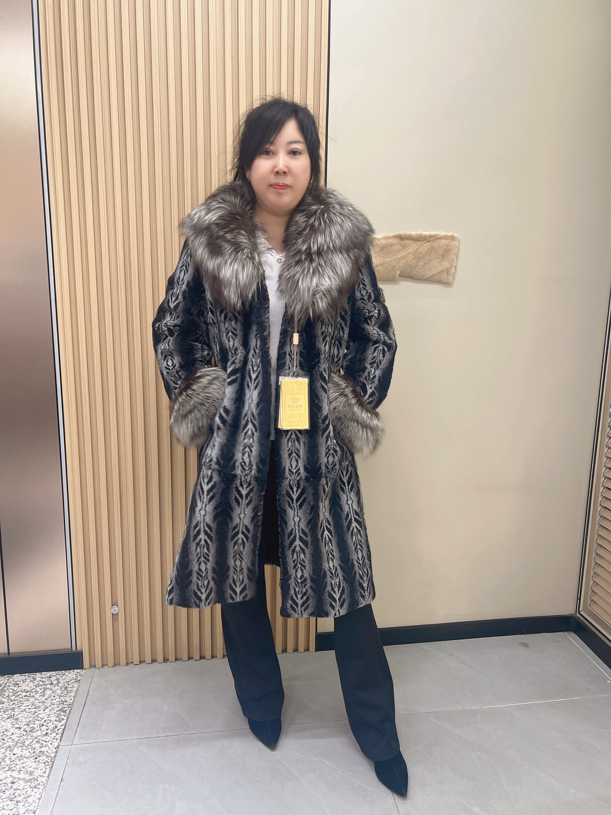 No. 270 Grey printed angora coat featuring a shawl collar and a fox fur collar.