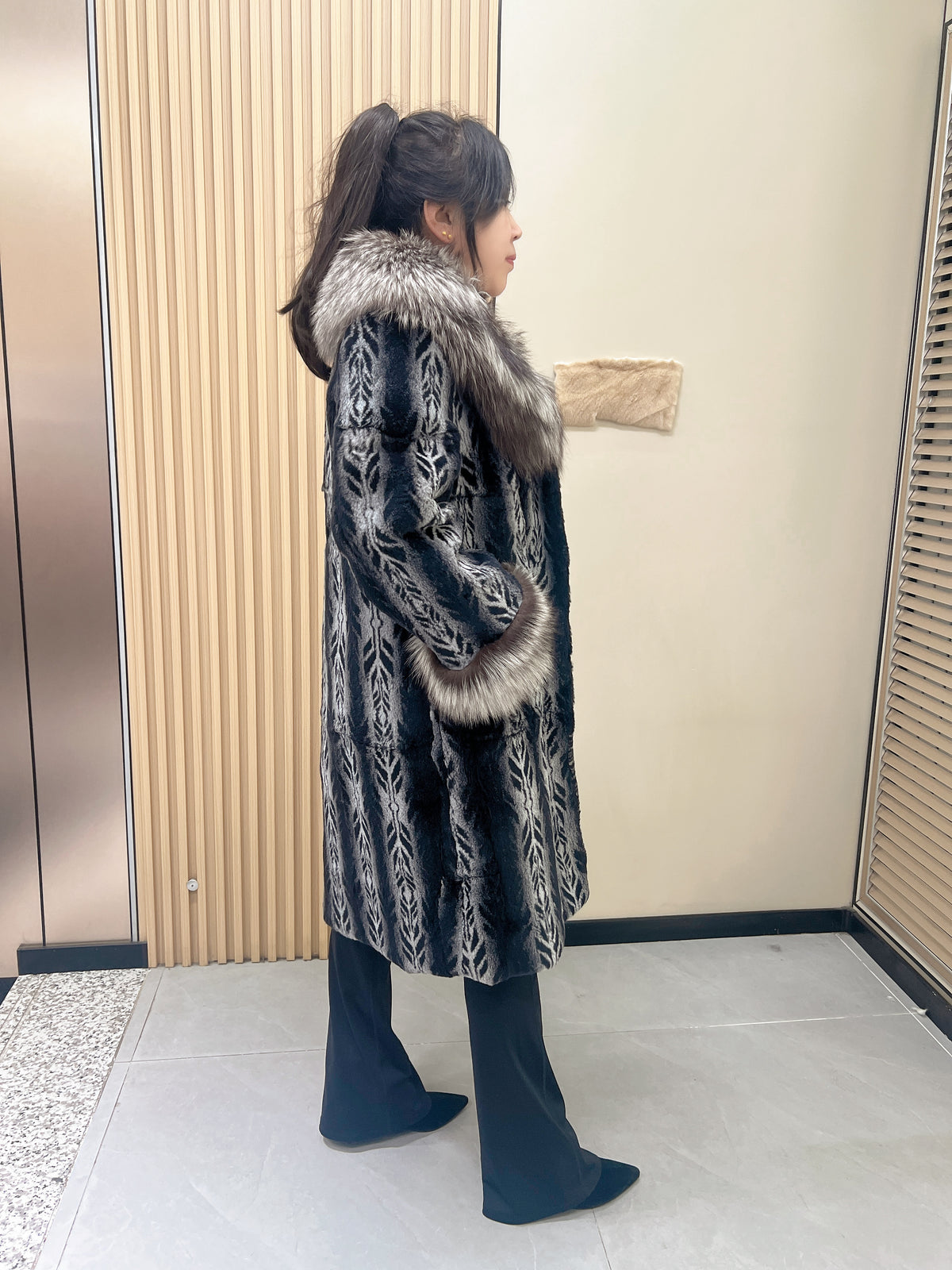 No. 270 Grey printed angora coat featuring a shawl collar and a fox fur collar.